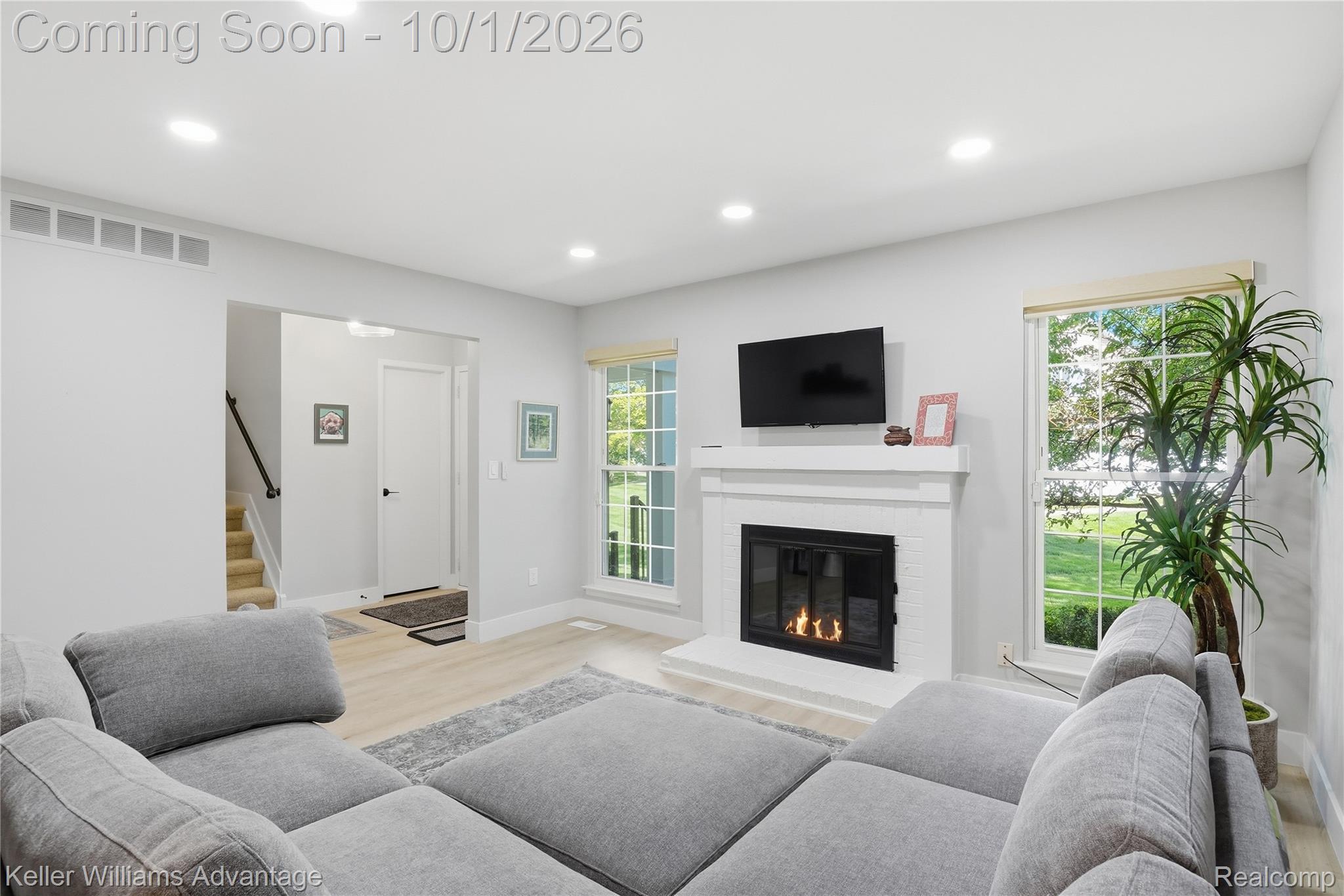 42142 Gladwin Street Property Photo 11