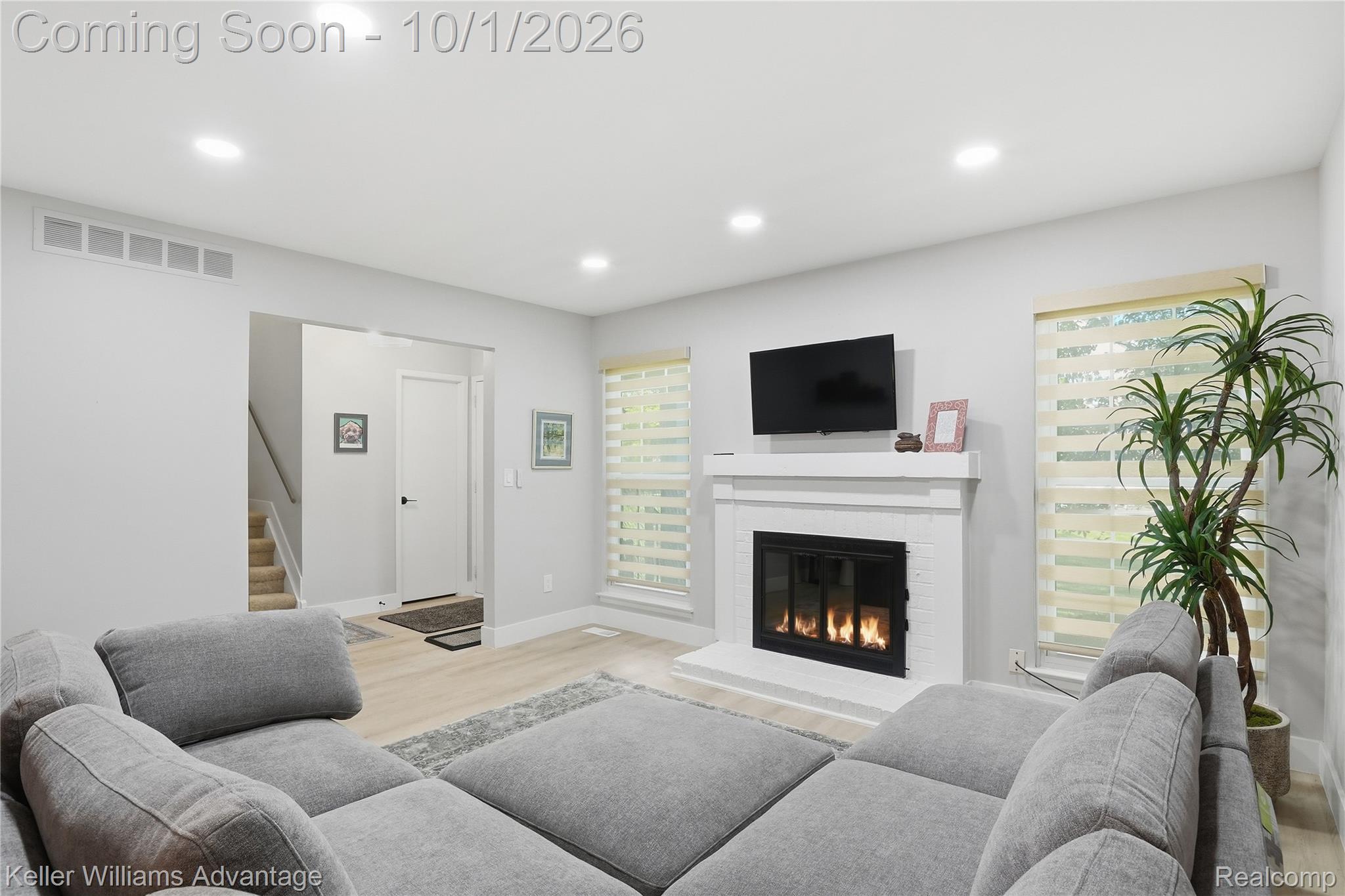 42142 Gladwin Street Property Photo 12