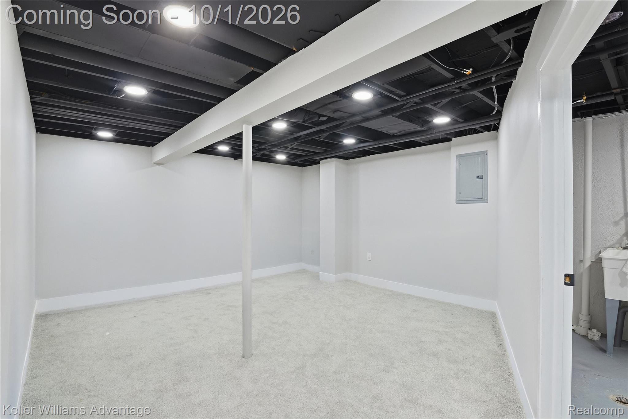 42142 Gladwin Street Property Photo 35