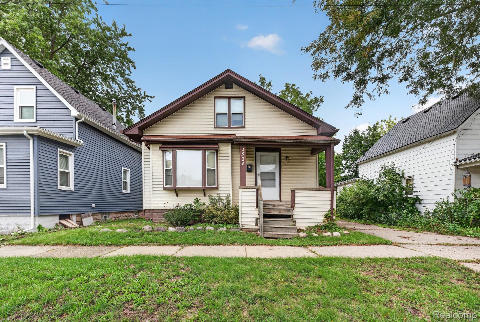 2524 4th Street Property Photo 1