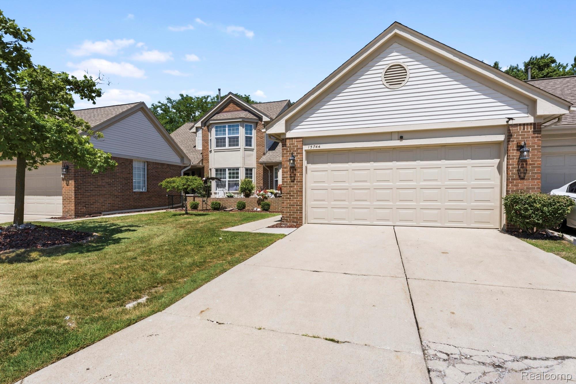 15744 E Golfview Drive Property Photo 1