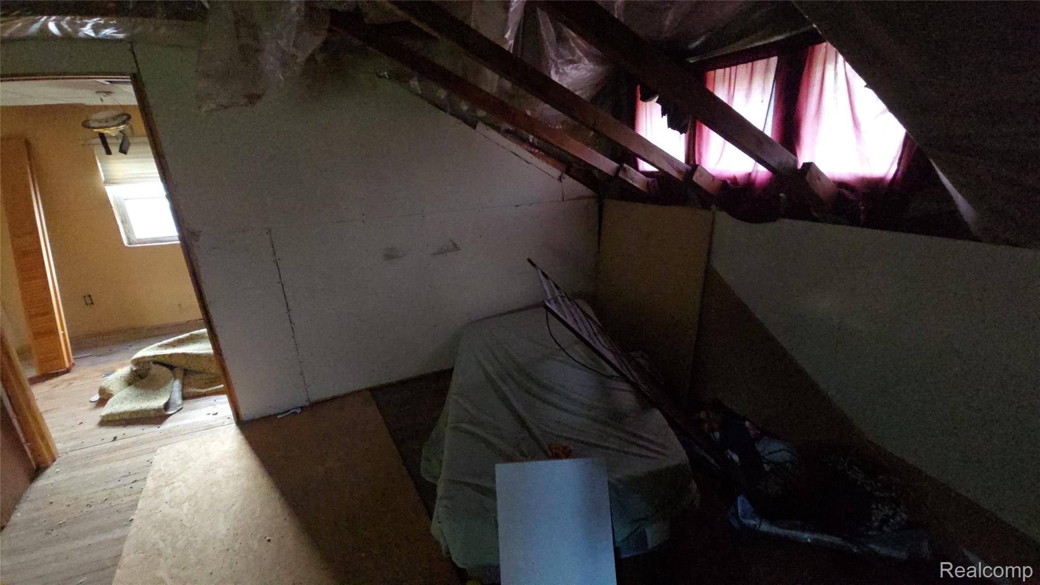 2418 Bewick Street Property Photo 4
