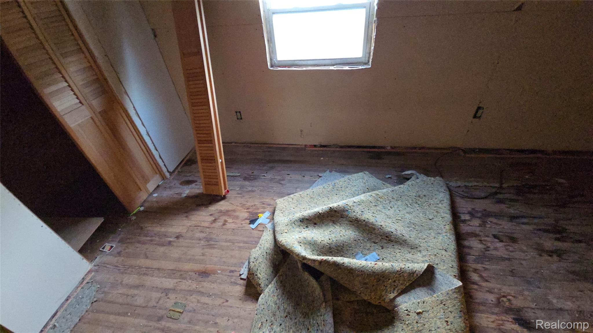 2418 Bewick Street Property Photo 6