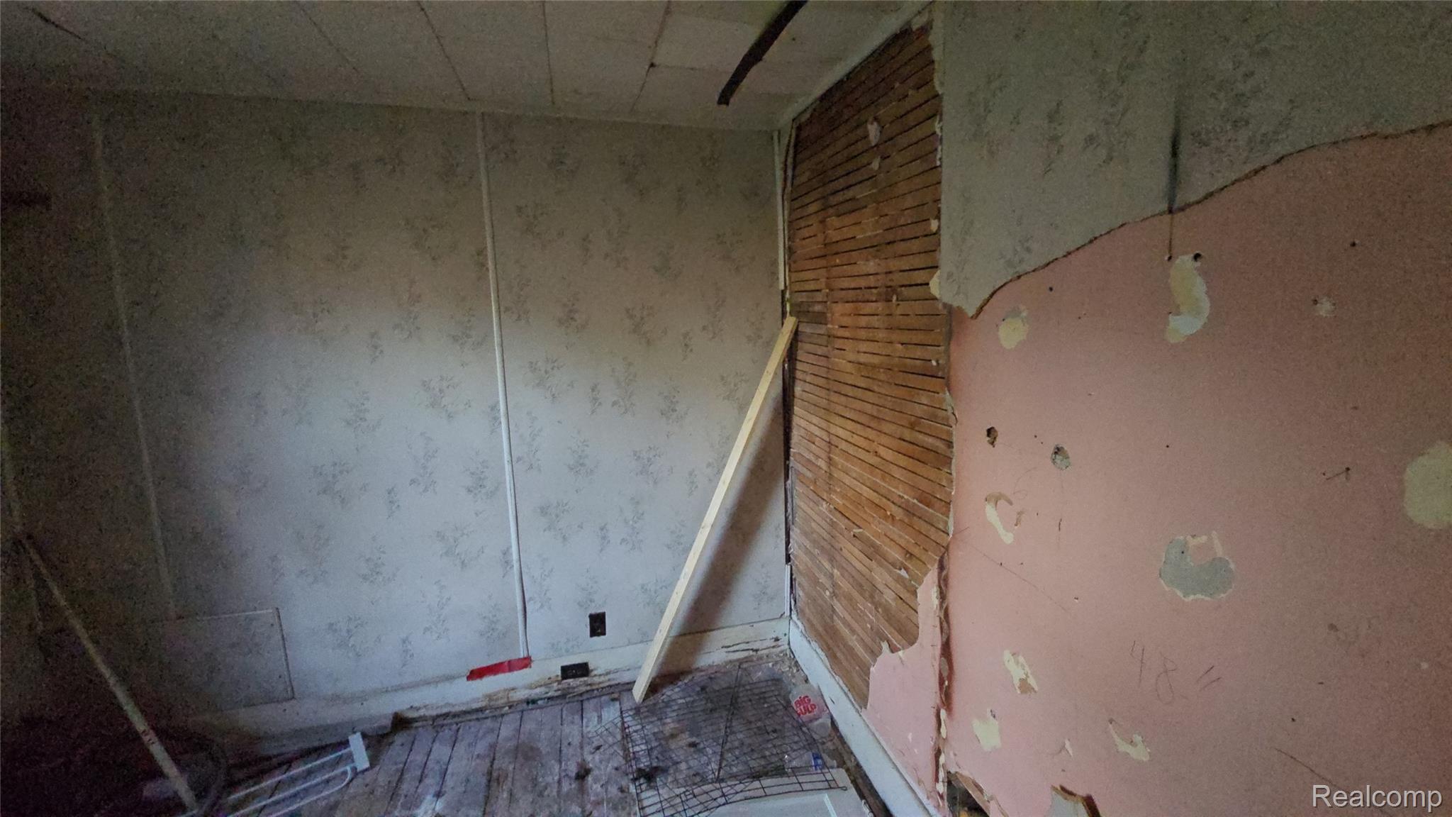 2418 Bewick Street Property Photo 18