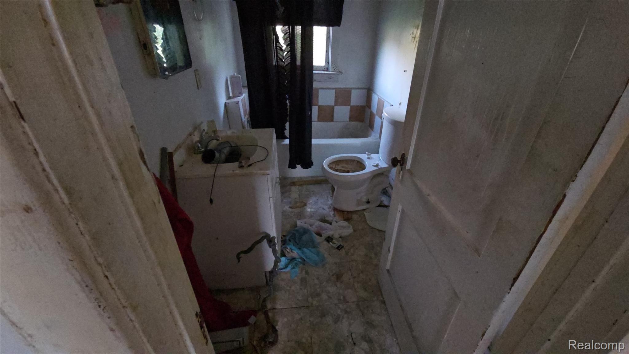 2418 Bewick Street Property Photo 25