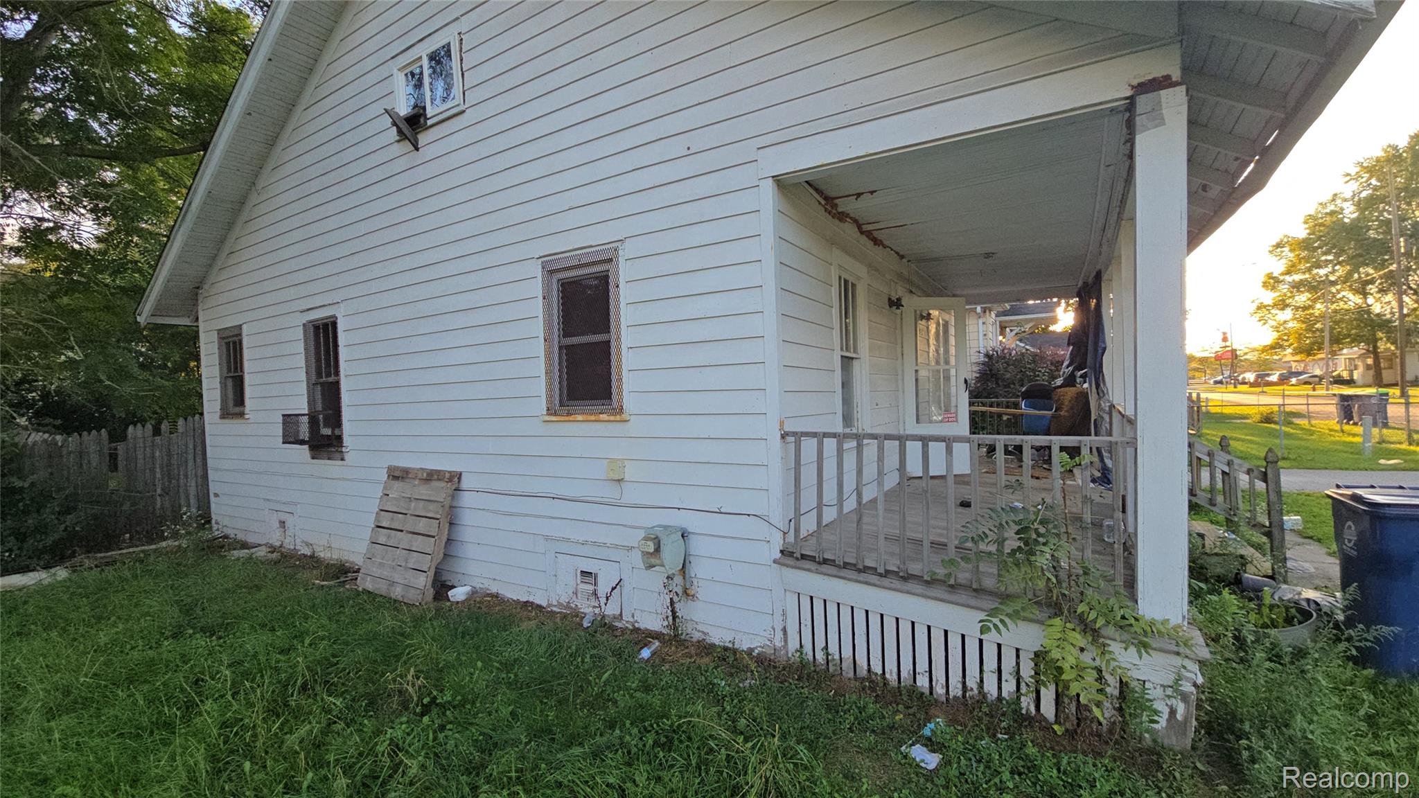 2418 Bewick Street Property Photo 38