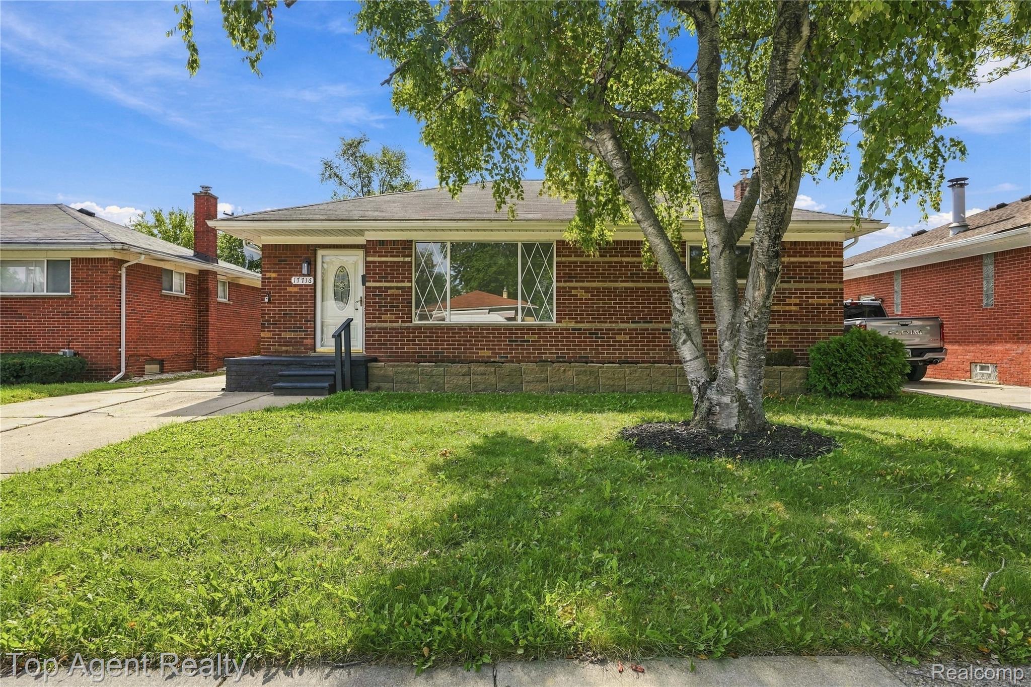 17716 Veronica Avenue Property Photo 1