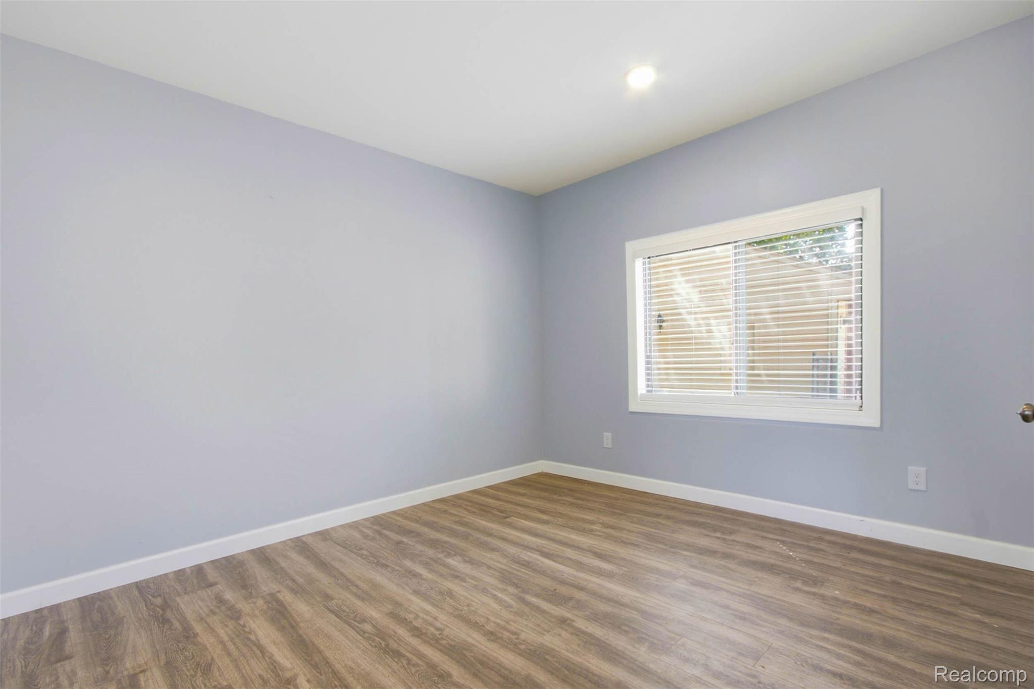 20600 Lennon Street Property Photo 5