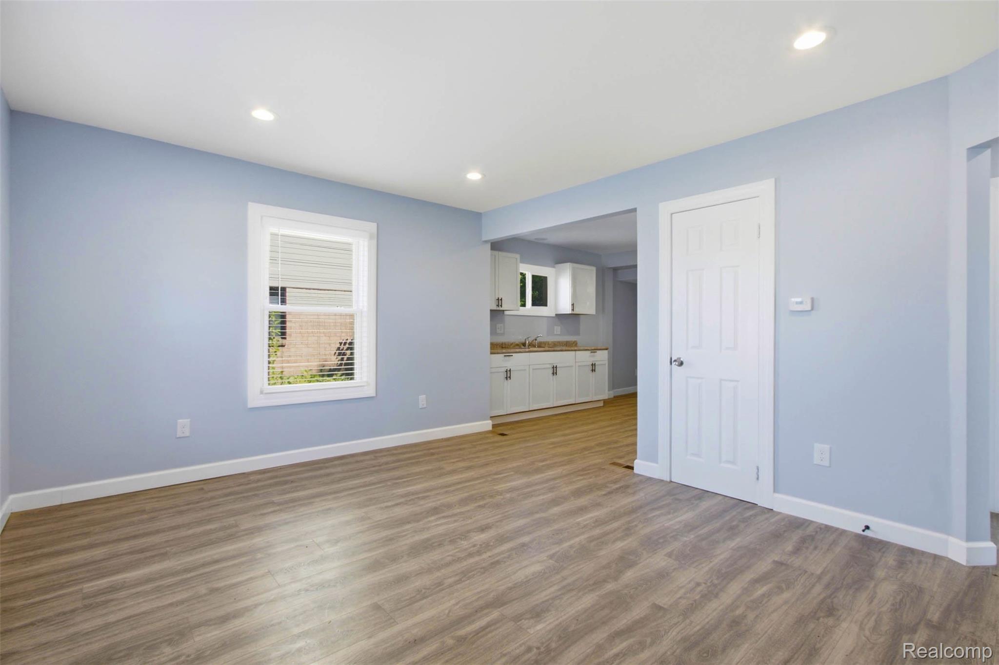 20600 Lennon Street Property Photo 6