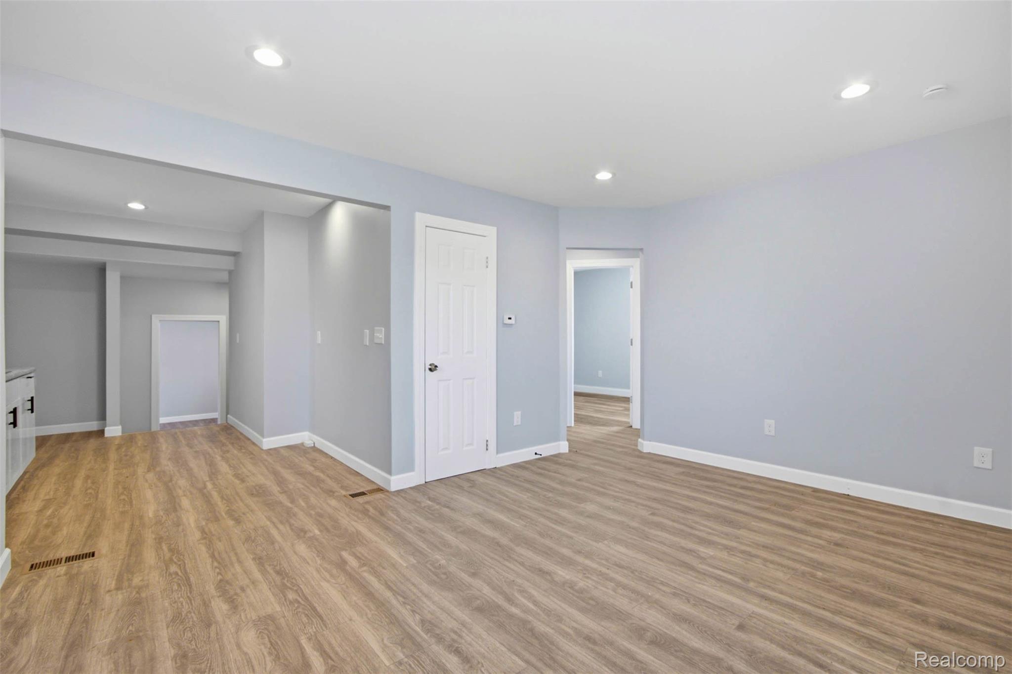 20600 Lennon Street Property Photo 10