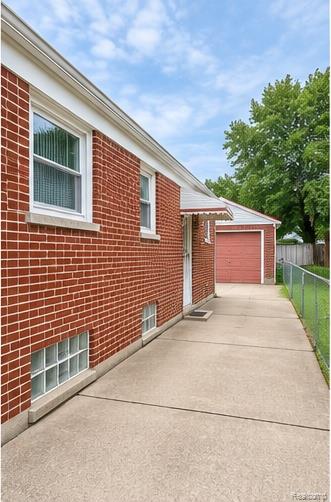 22095 David Avenue Property Photo 3
