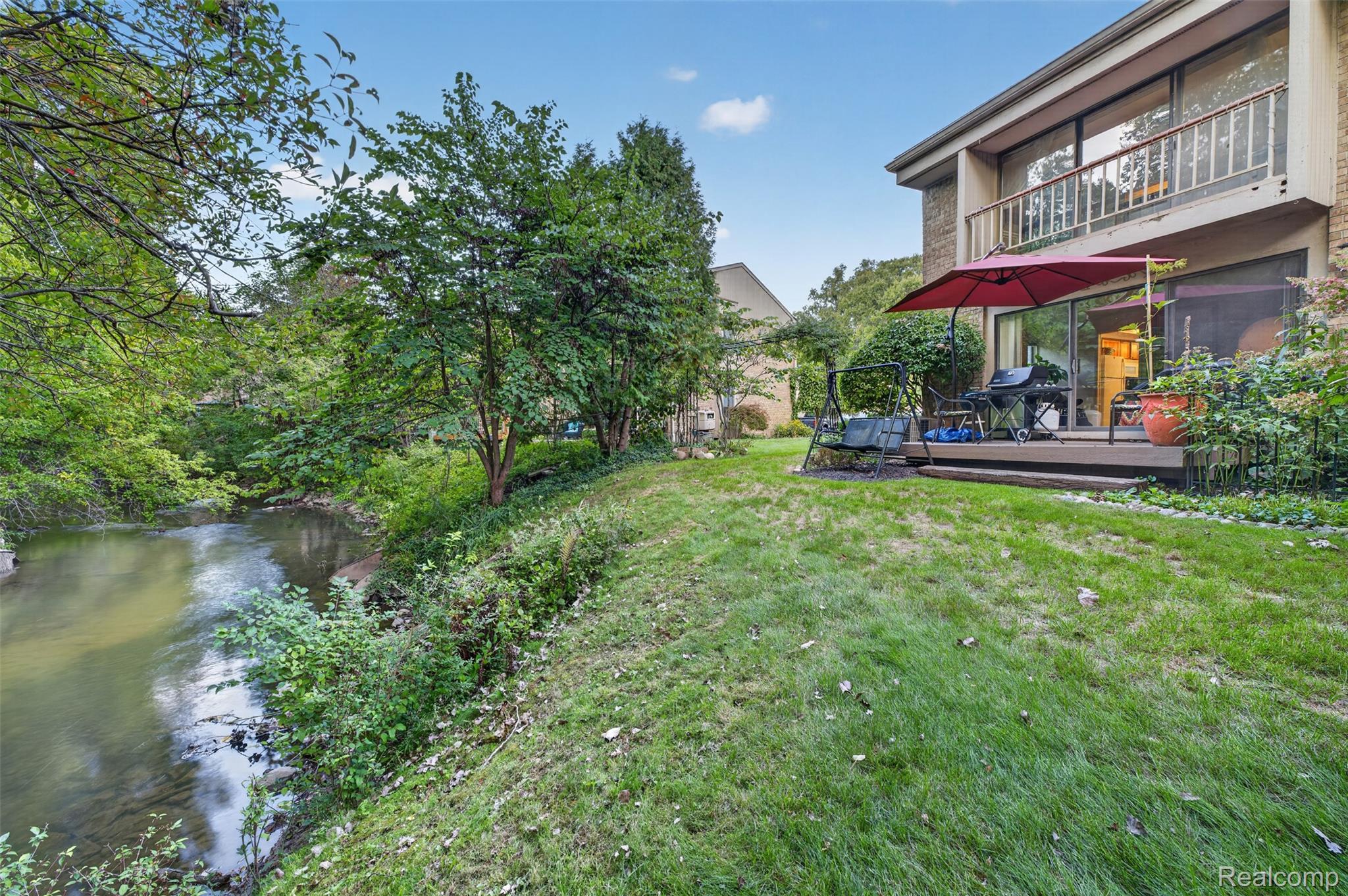1439 Oakbrook Property Photo 1