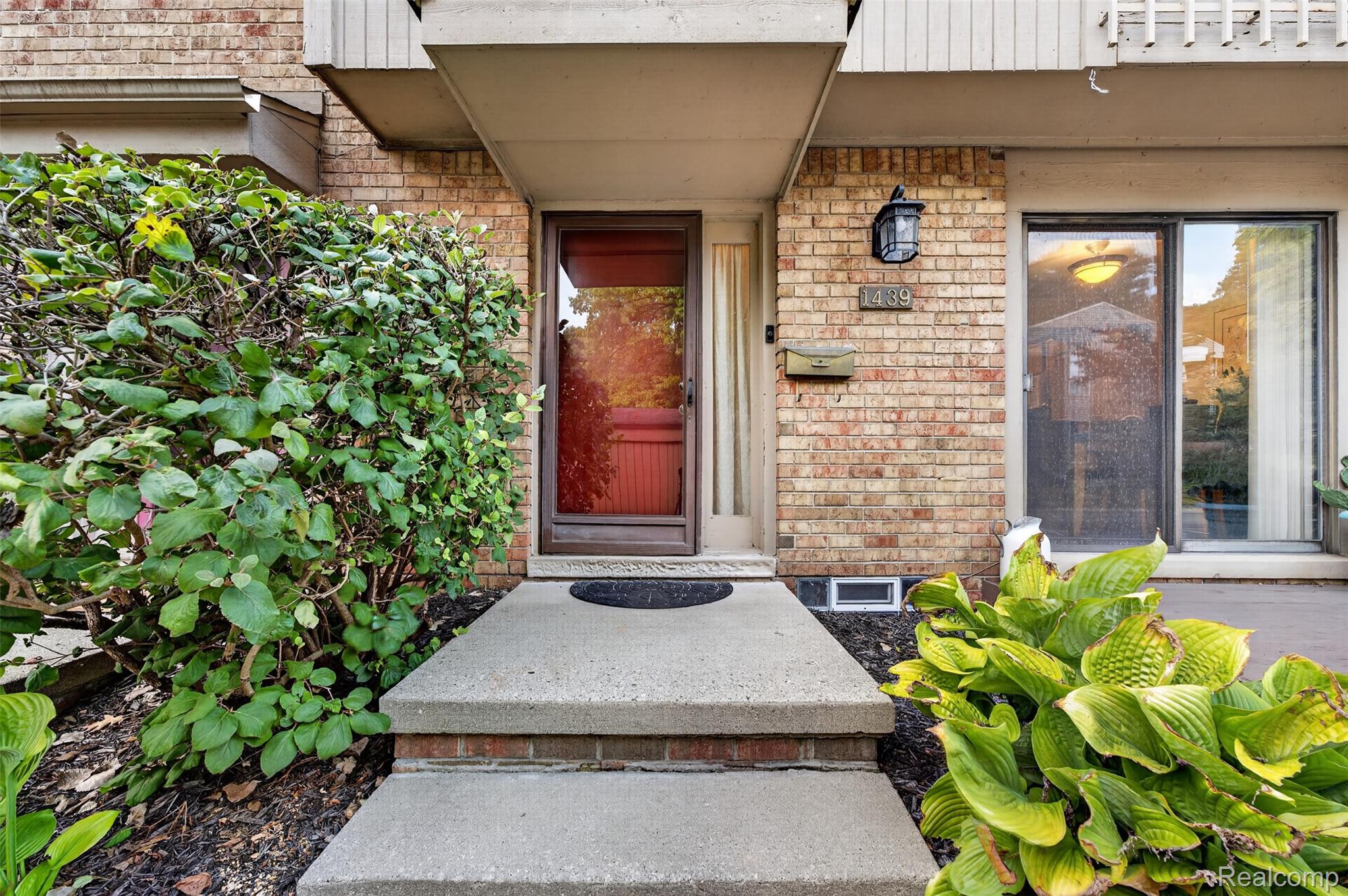 1439 Oakbrook Property Photo 3
