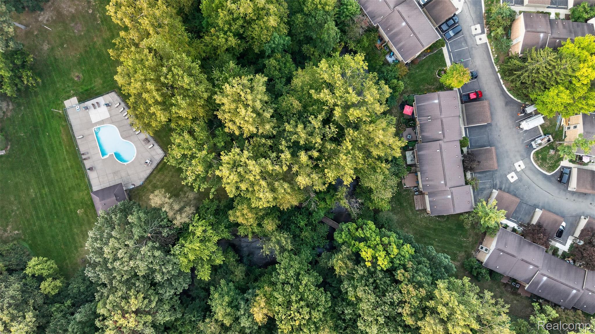 1439 Oakbrook Property Photo 5