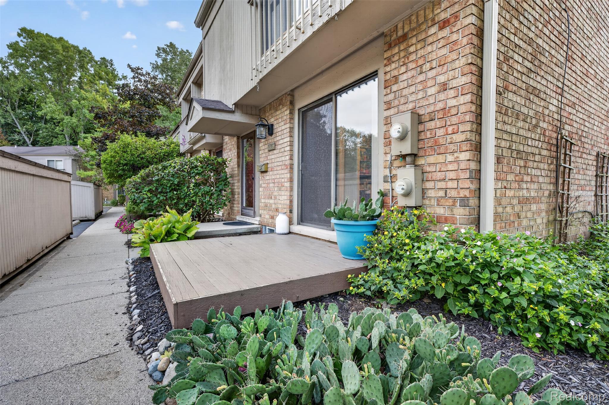1439 Oakbrook Property Photo 11