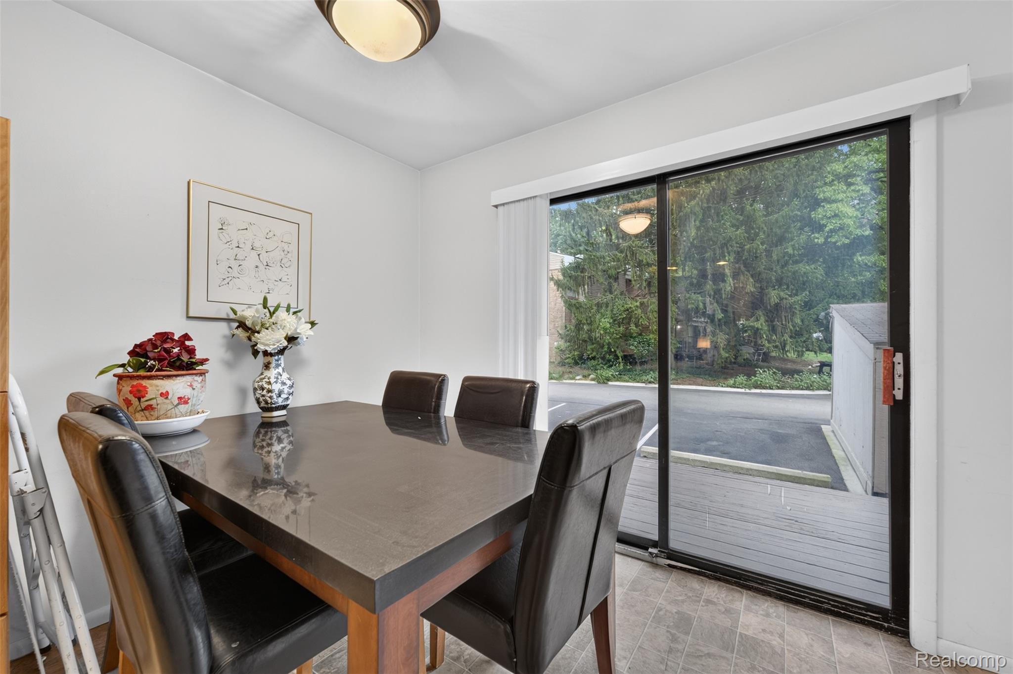 1439 Oakbrook Property Photo 12