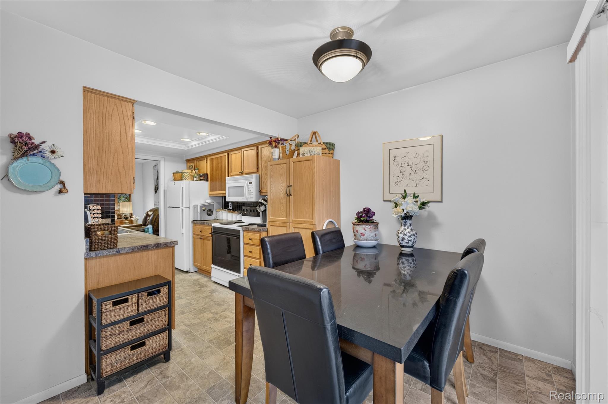 1439 Oakbrook Property Photo 17
