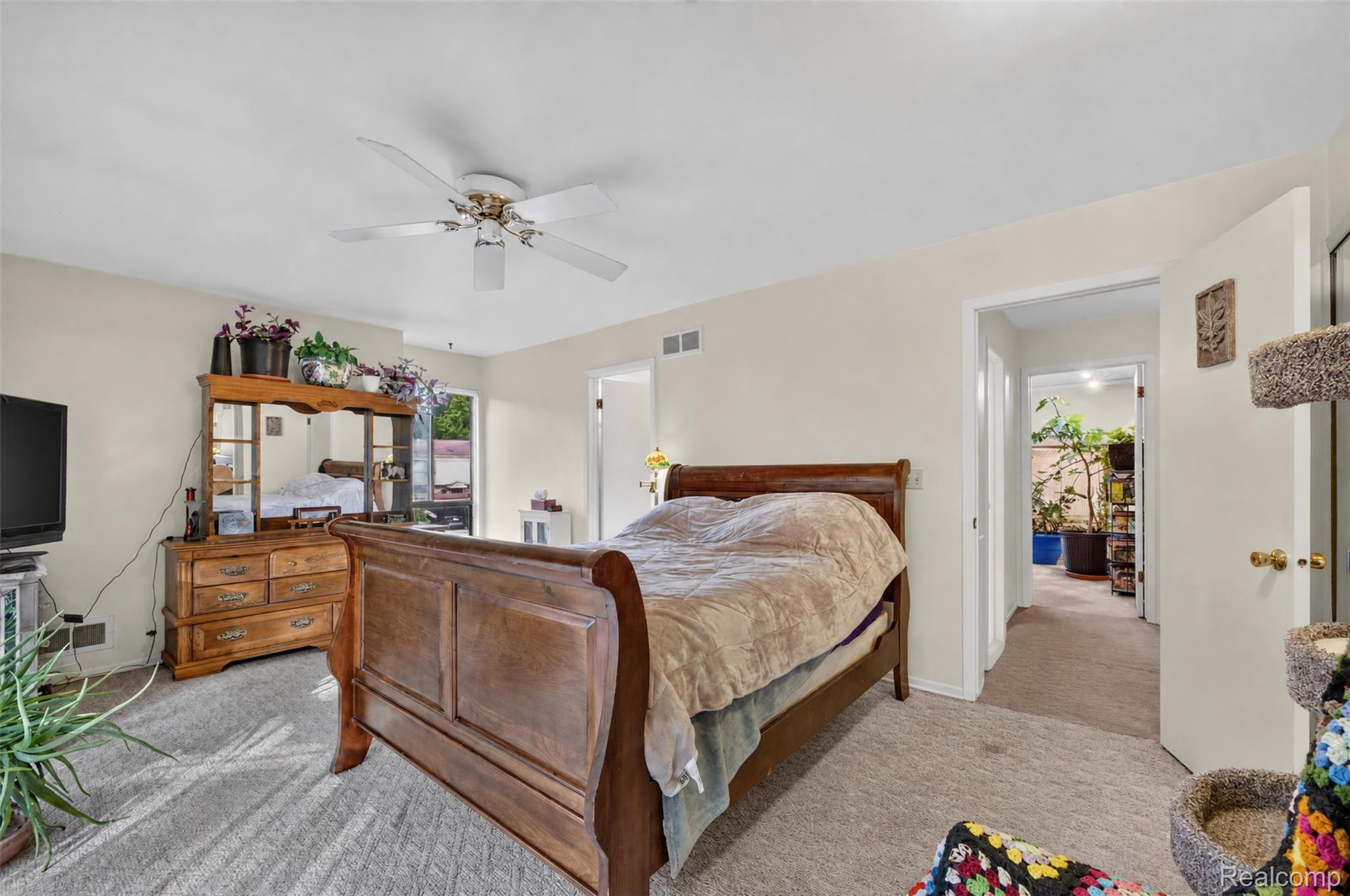 1439 Oakbrook Property Photo 33