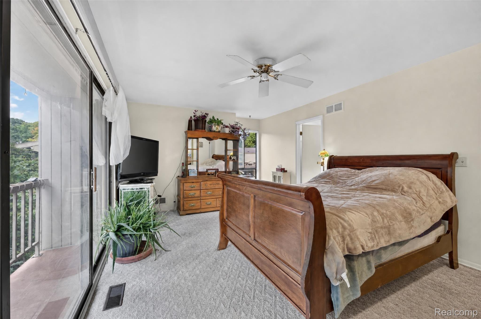 1439 Oakbrook Property Photo 34