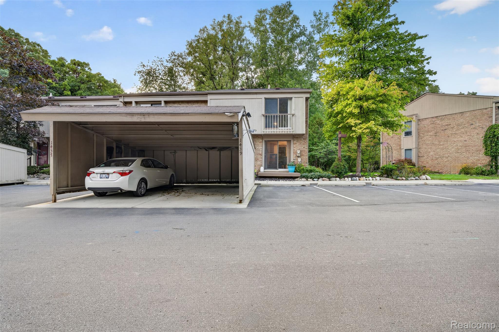1439 Oakbrook Property Photo 53