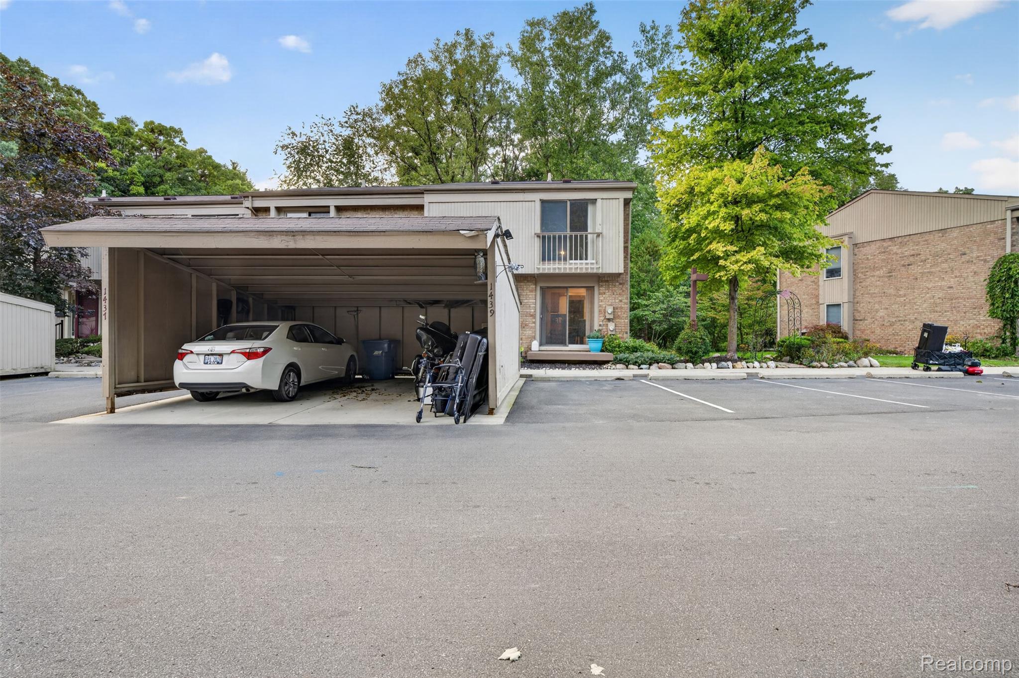 1439 Oakbrook Property Photo 54