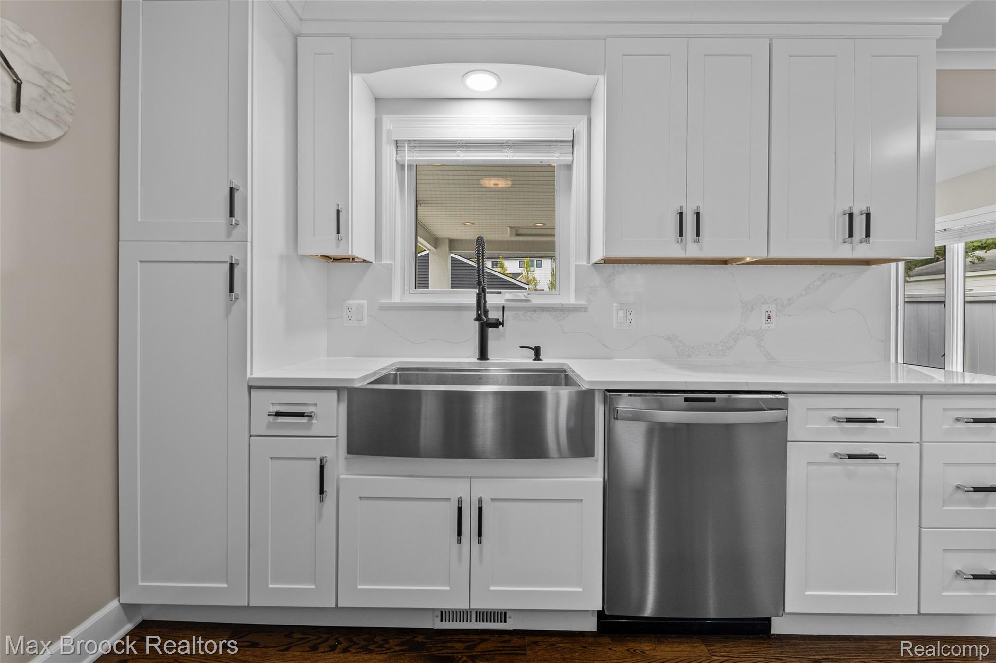 1445 Holland Street Property Photo 4