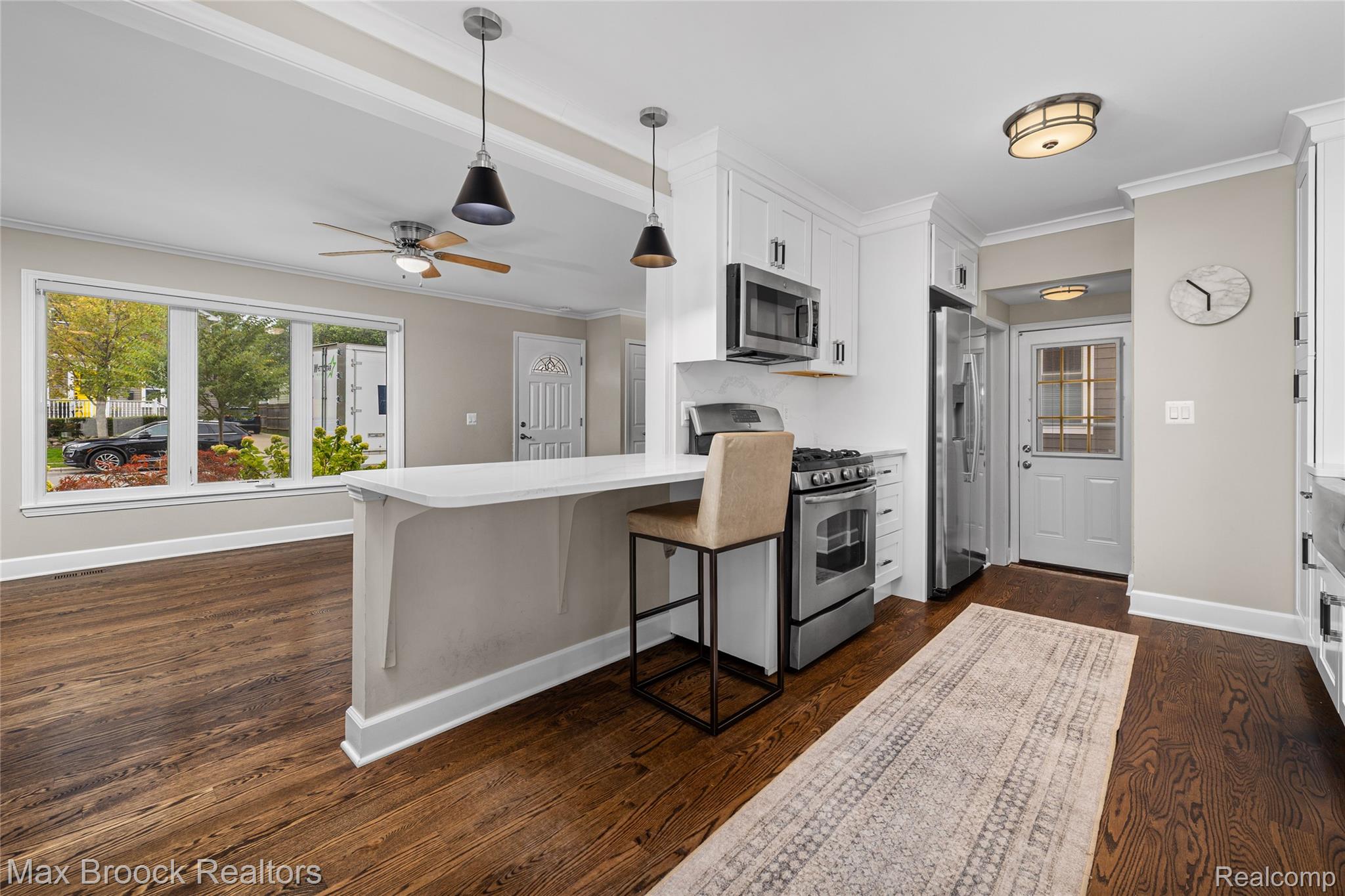 1445 Holland Street Property Photo 6