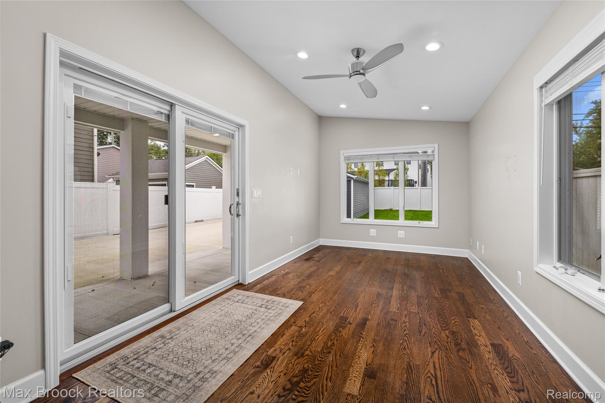 1445 Holland Street Property Photo 7