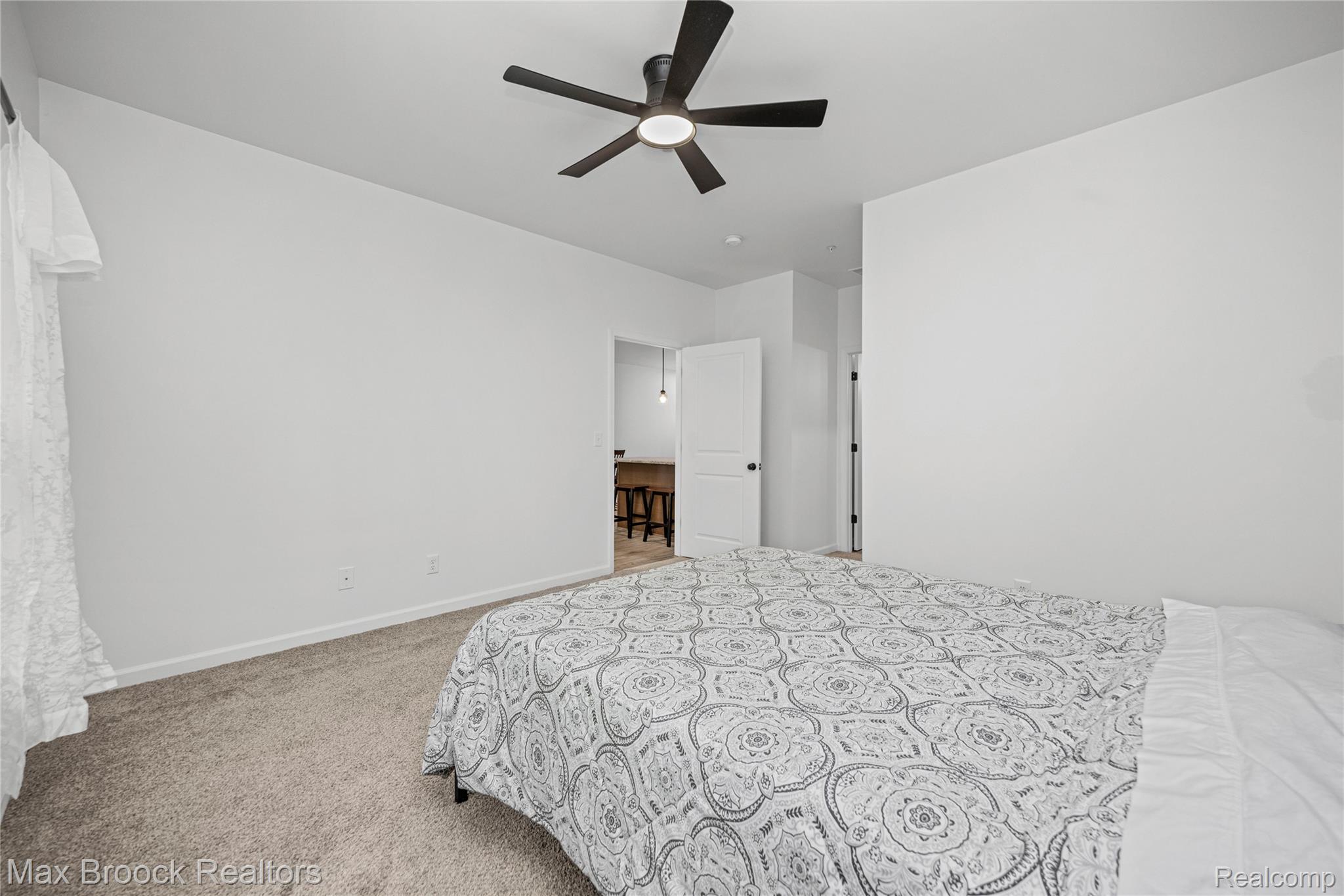 616 Pointe Drive Property Photo 21