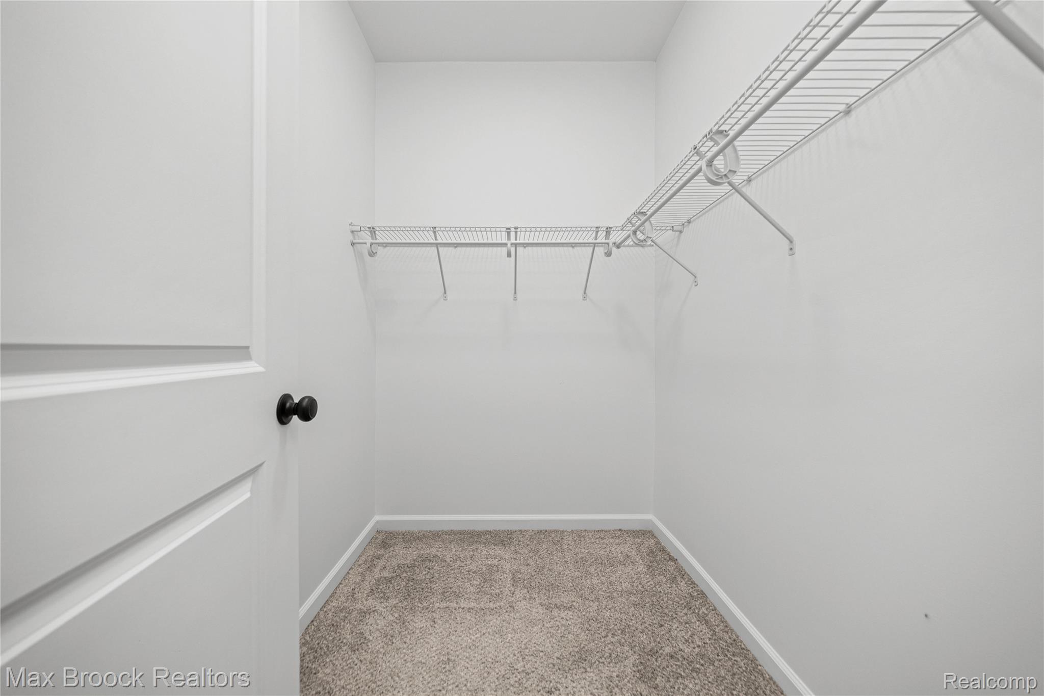 616 Pointe Drive Property Photo 24