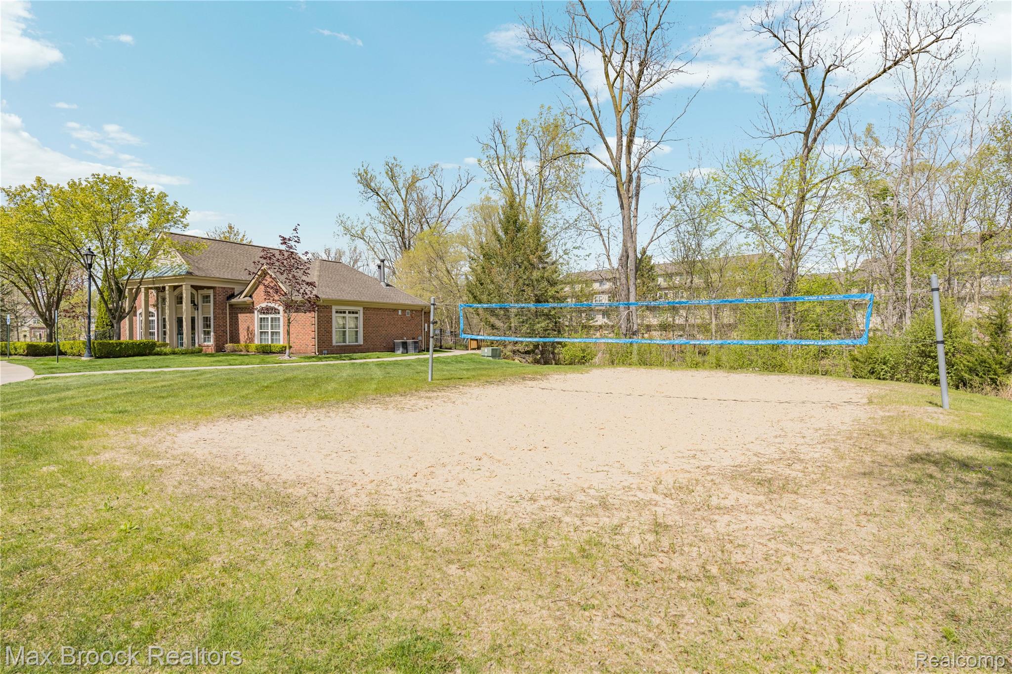 616 Pointe Drive Property Photo 38