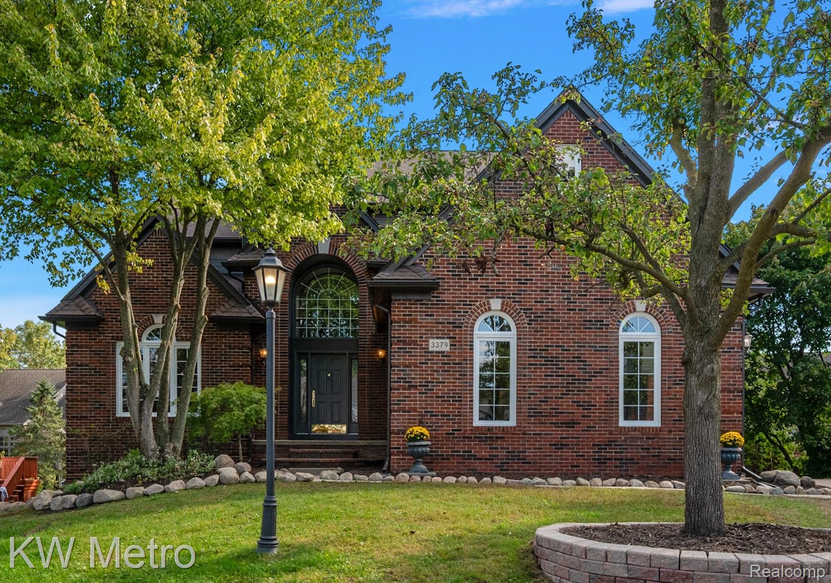 3379 Seminole Court Property Photo 1
