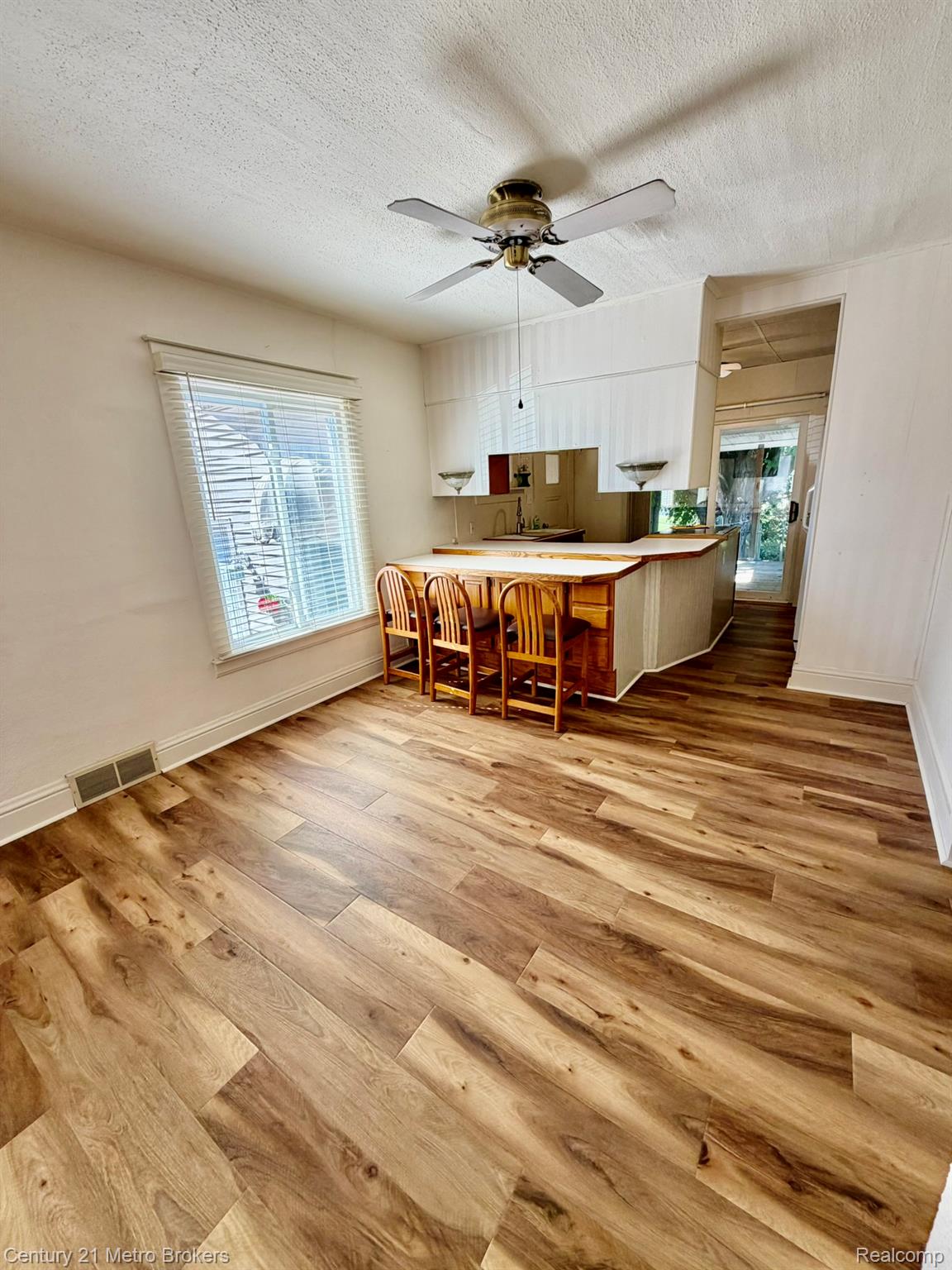 7235 N Genesee Road Property Photo 6