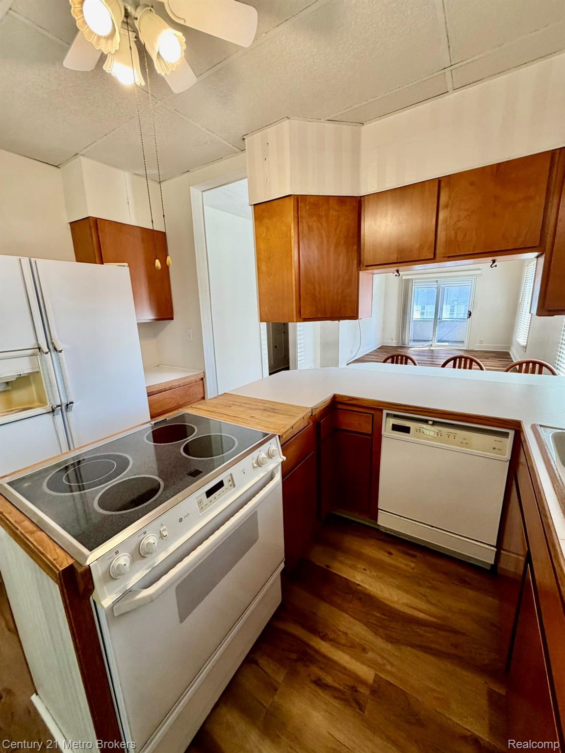 7235 N Genesee Road Property Photo 11
