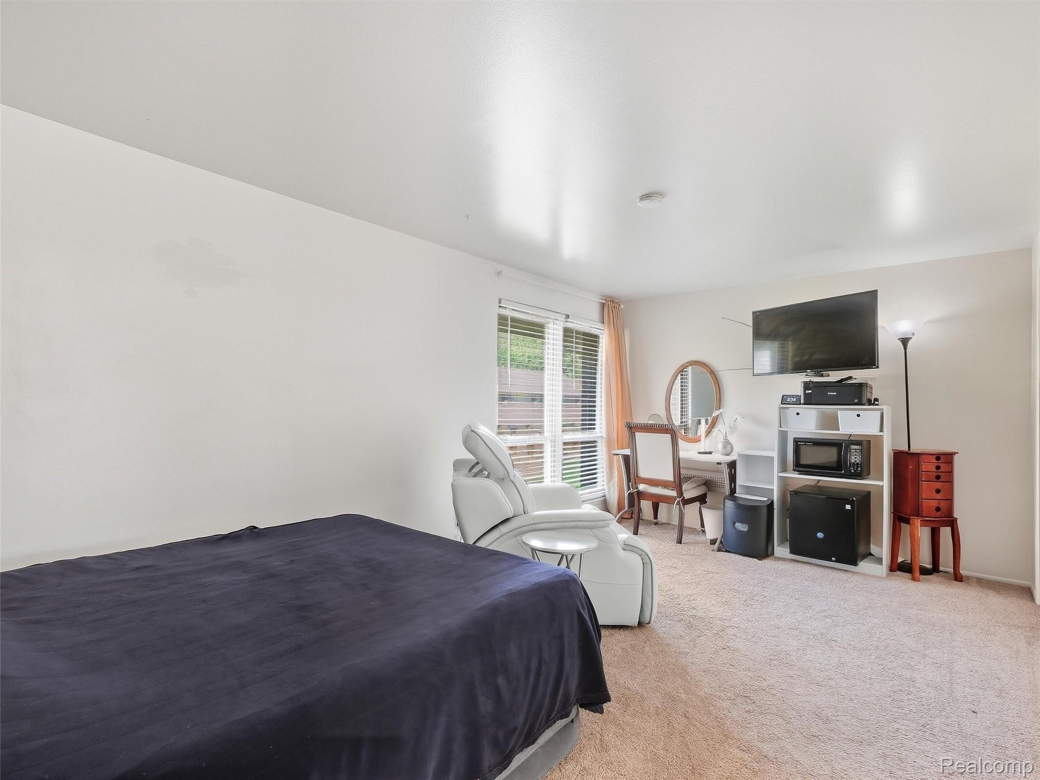 20937 Sherman Avenue Property Photo 15