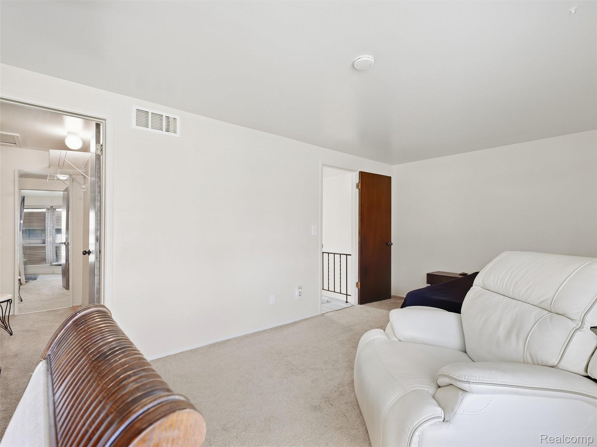 20937 Sherman Avenue Property Photo 17