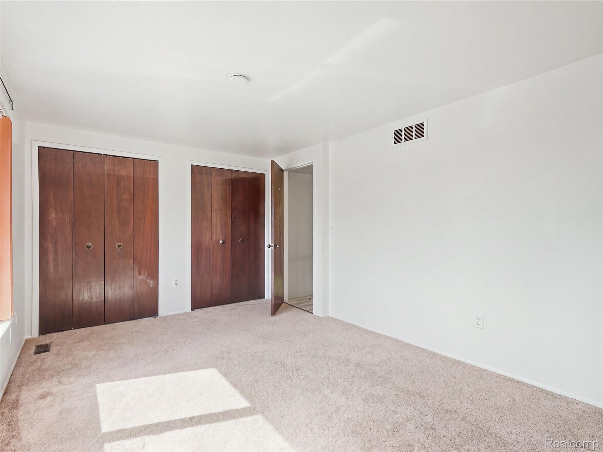 20937 Sherman Avenue Property Photo 19