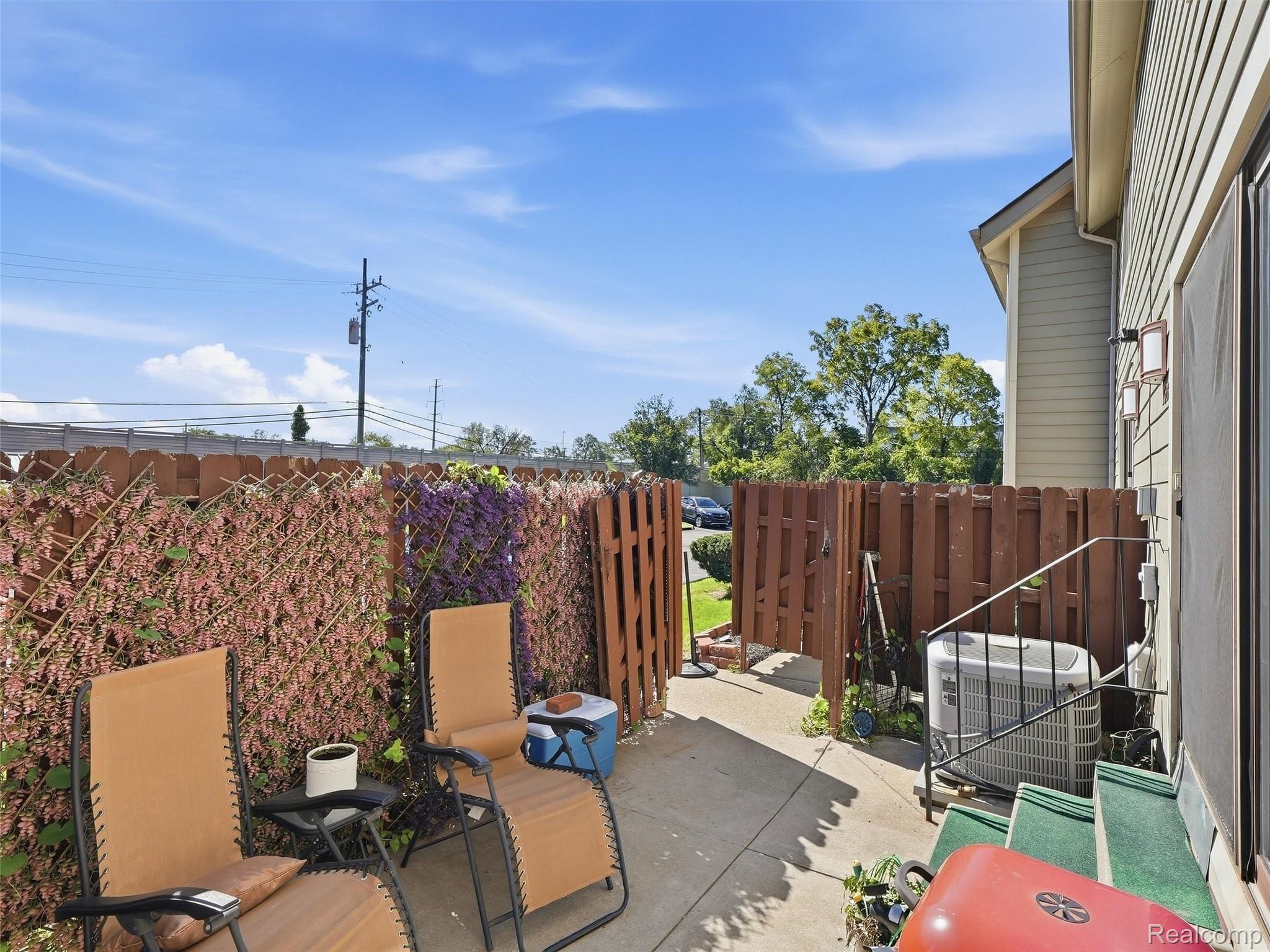 20937 Sherman Avenue Property Photo 27