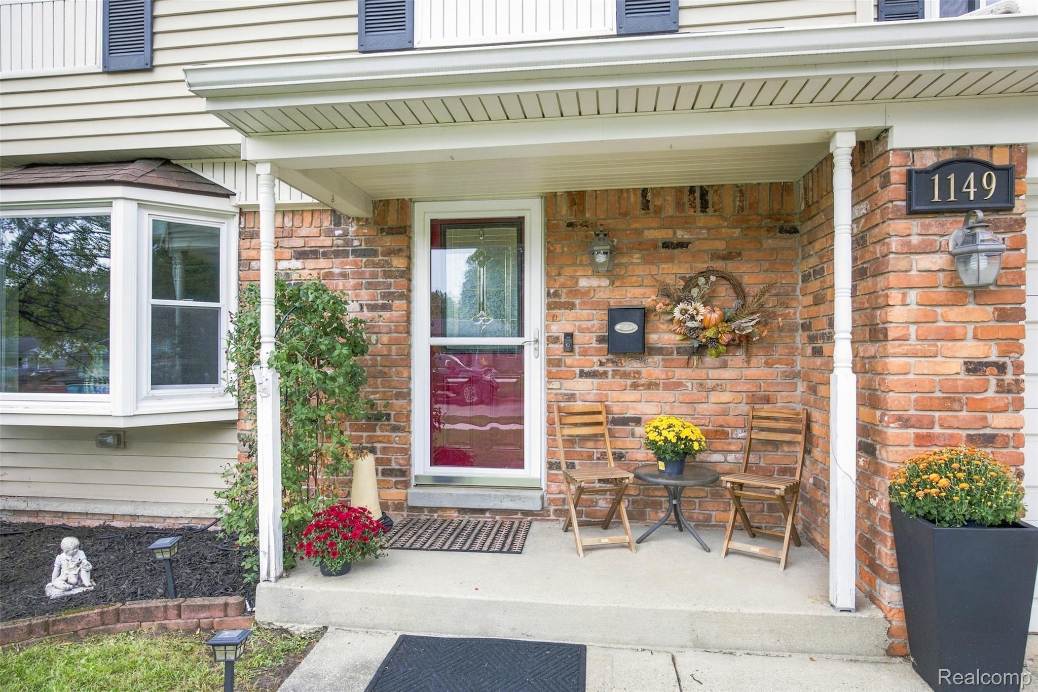 1149 Selma Street Property Photo 4