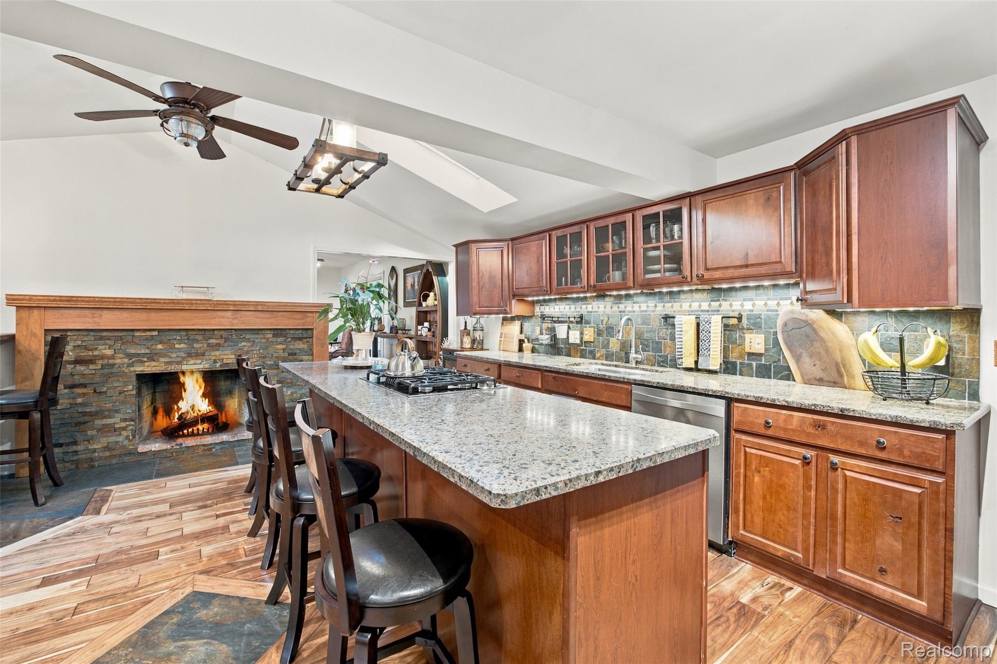 1149 Selma Street Property Photo 16