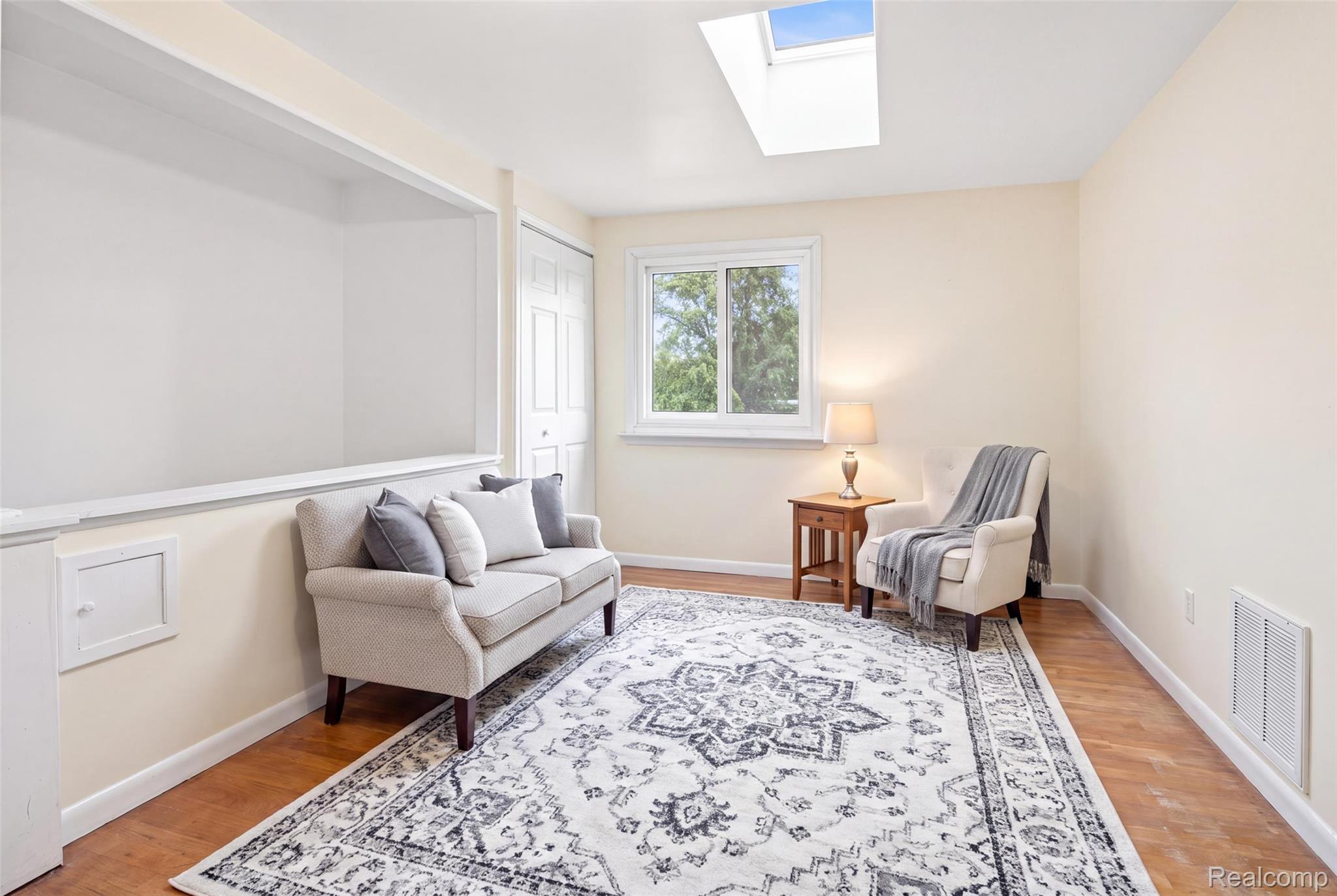 1149 Selma Street Property Photo 27