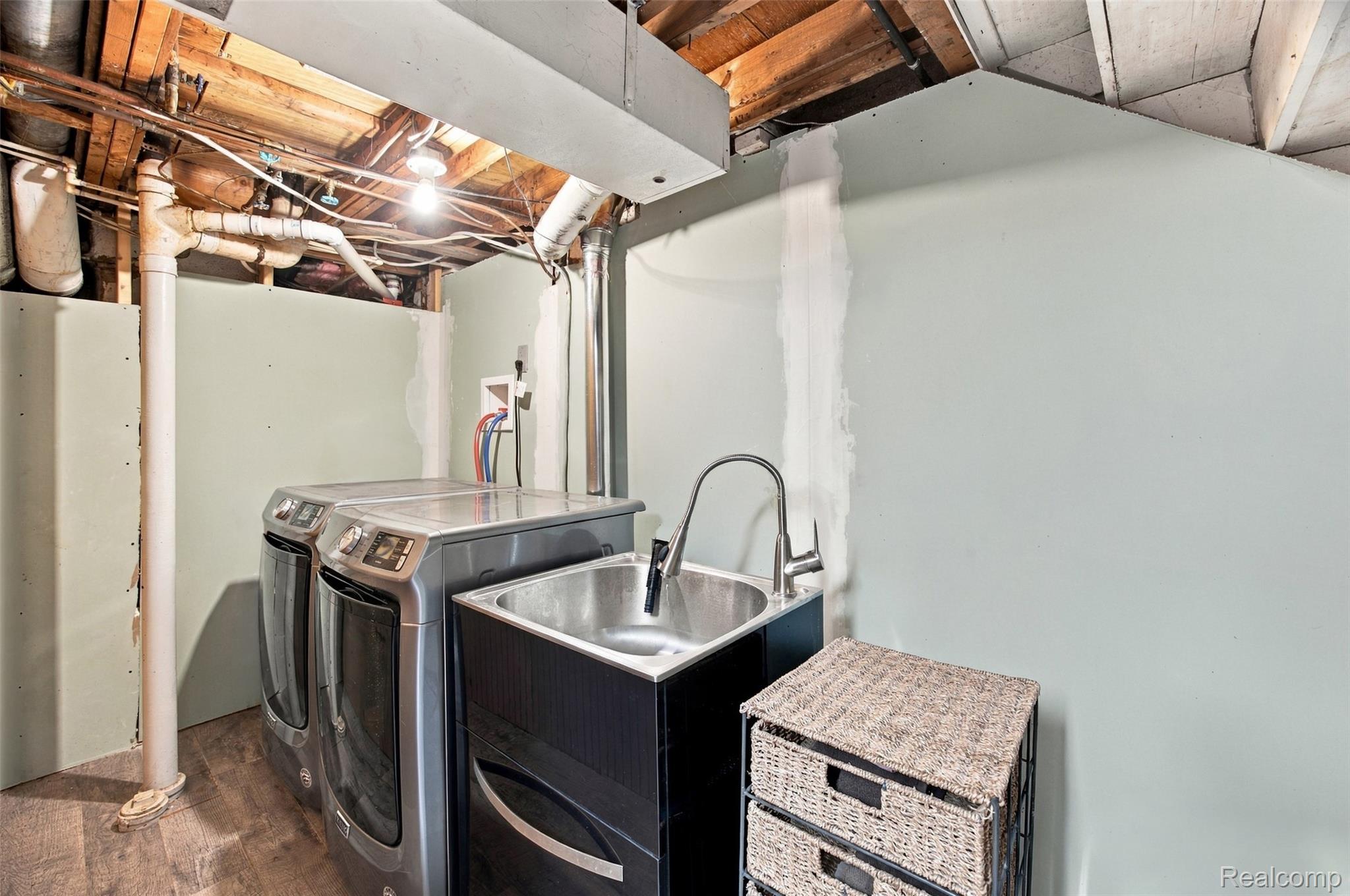 1149 Selma Street Property Photo 35