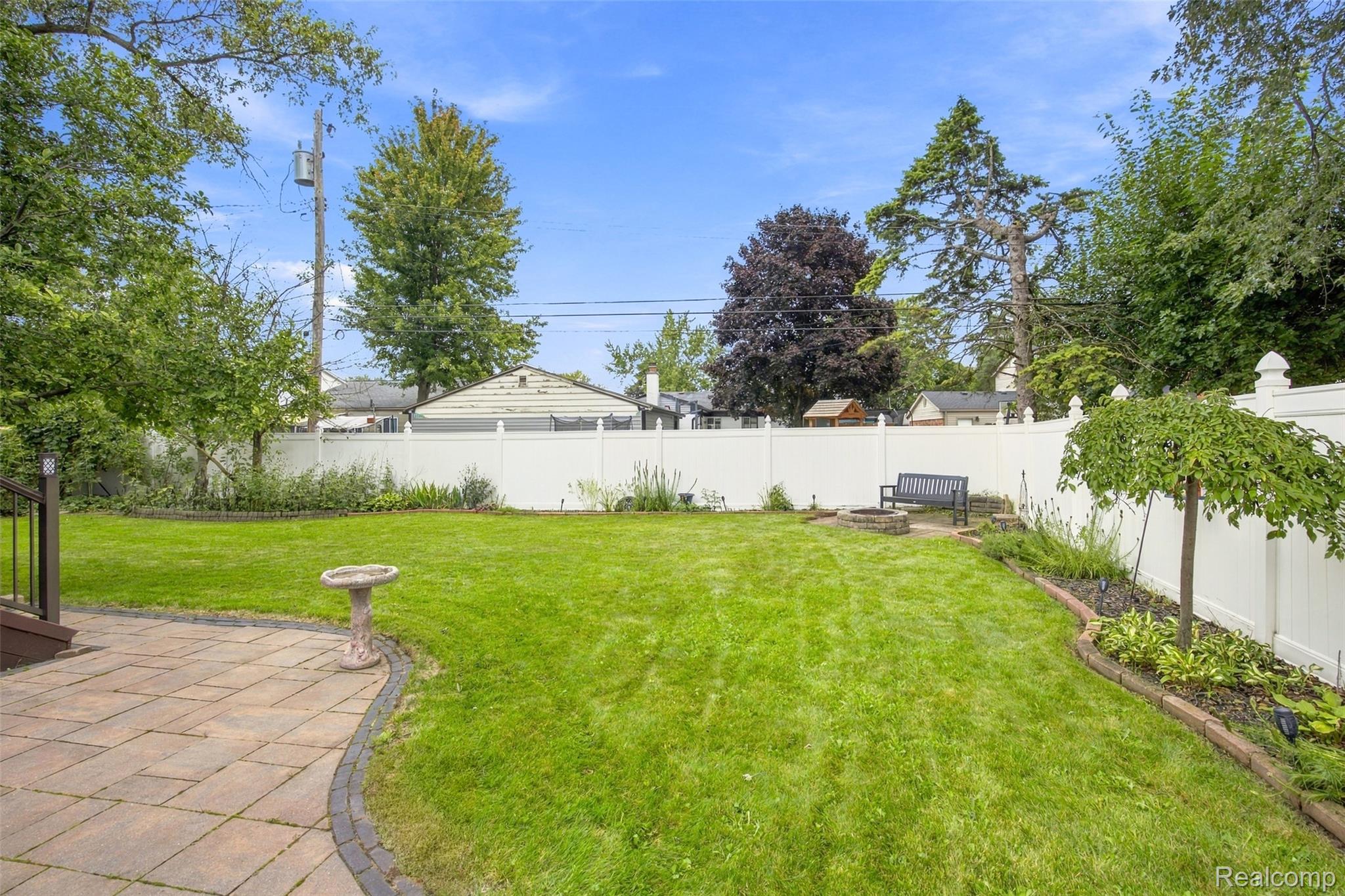 1149 Selma Street Property Photo 43