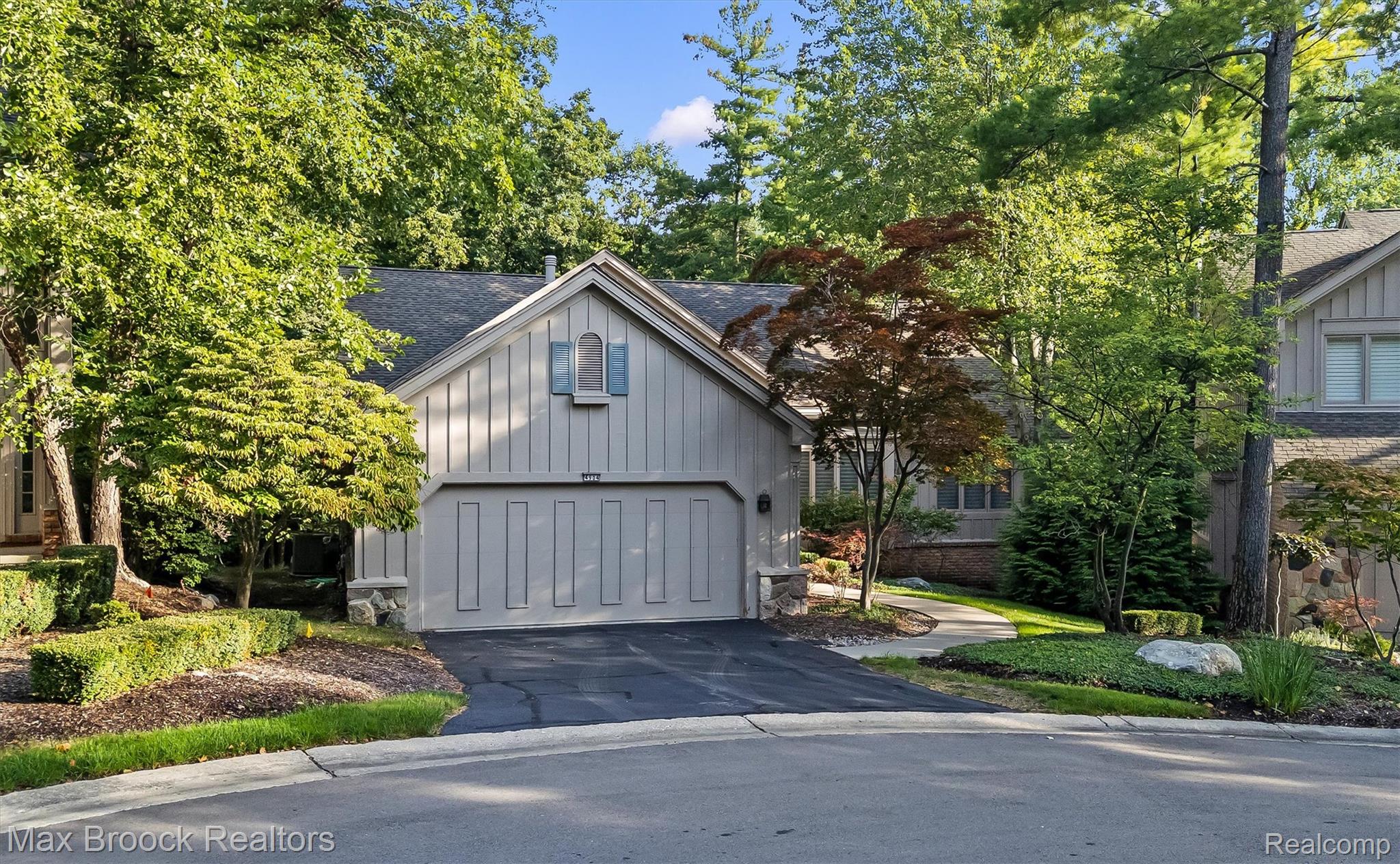 4904 Woodcliff Hill Road Property Photo 2