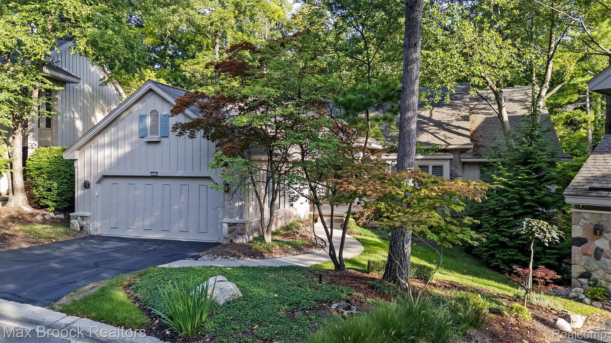 4904 Woodcliff Hill Road Property Photo 3