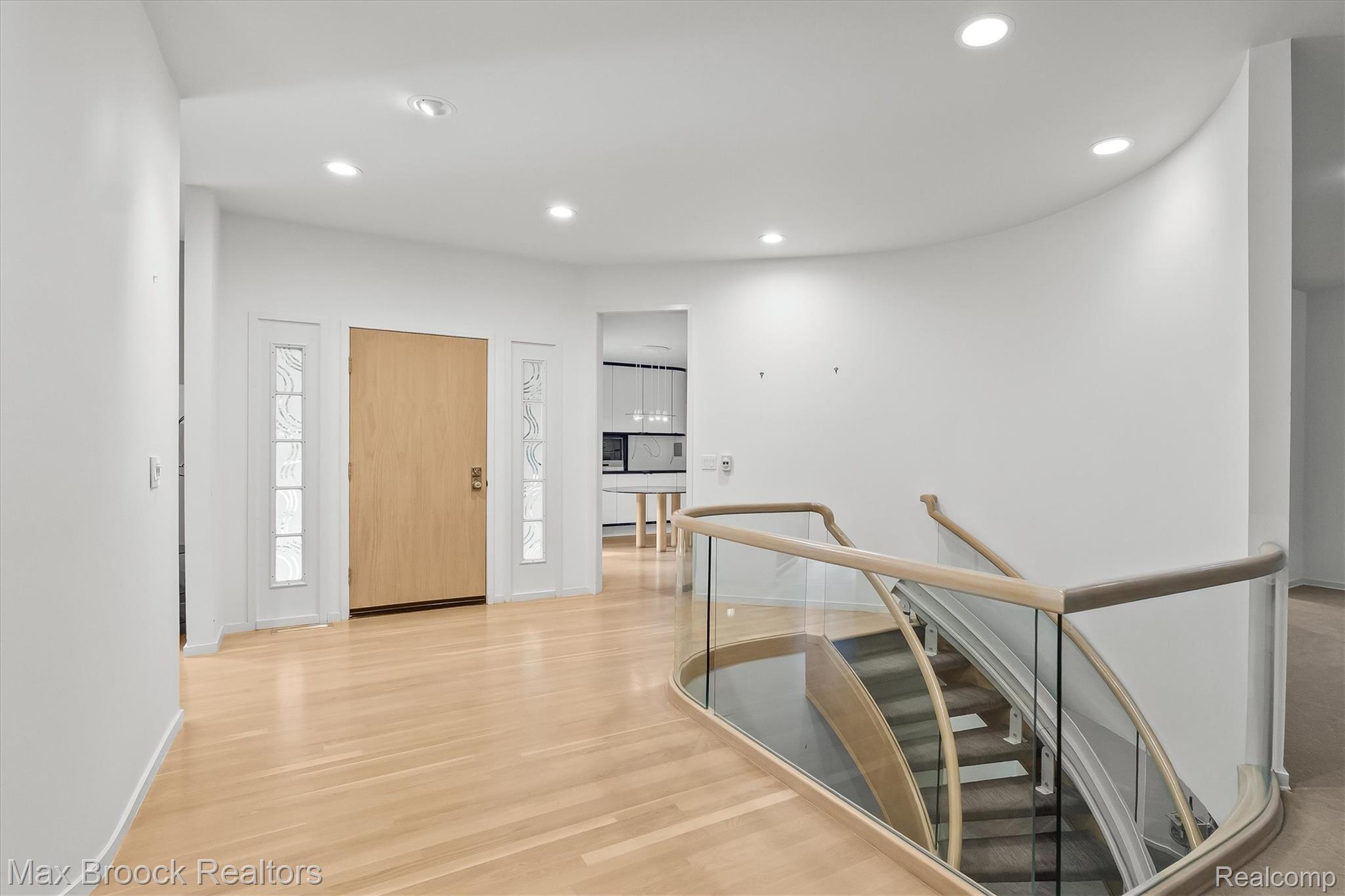 4904 Woodcliff Hill Road Property Photo 6