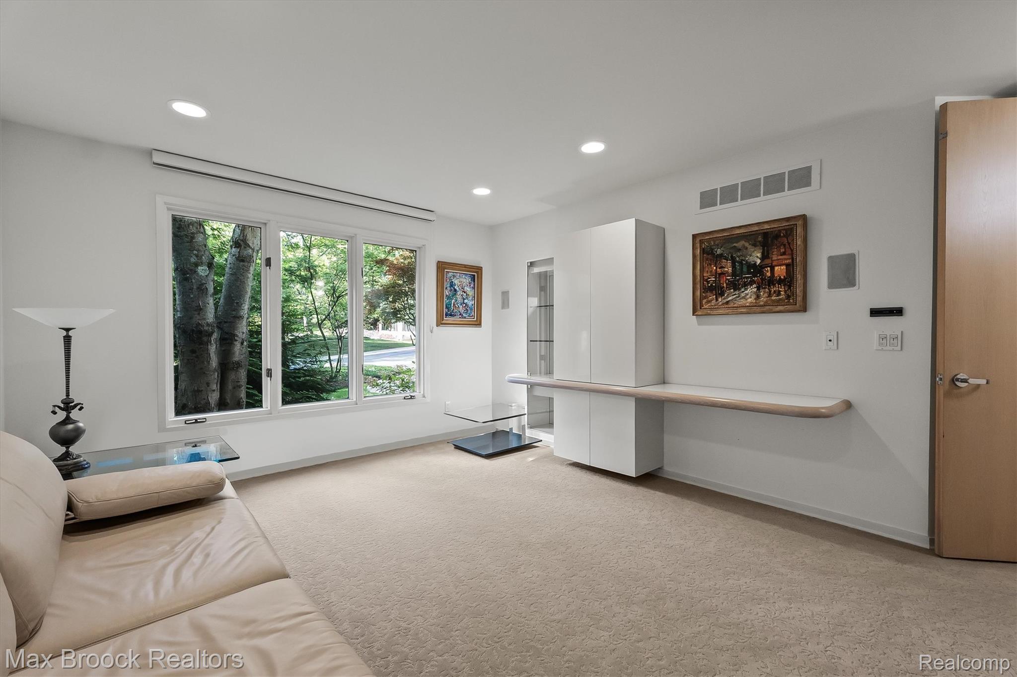4904 Woodcliff Hill Road Property Photo 19