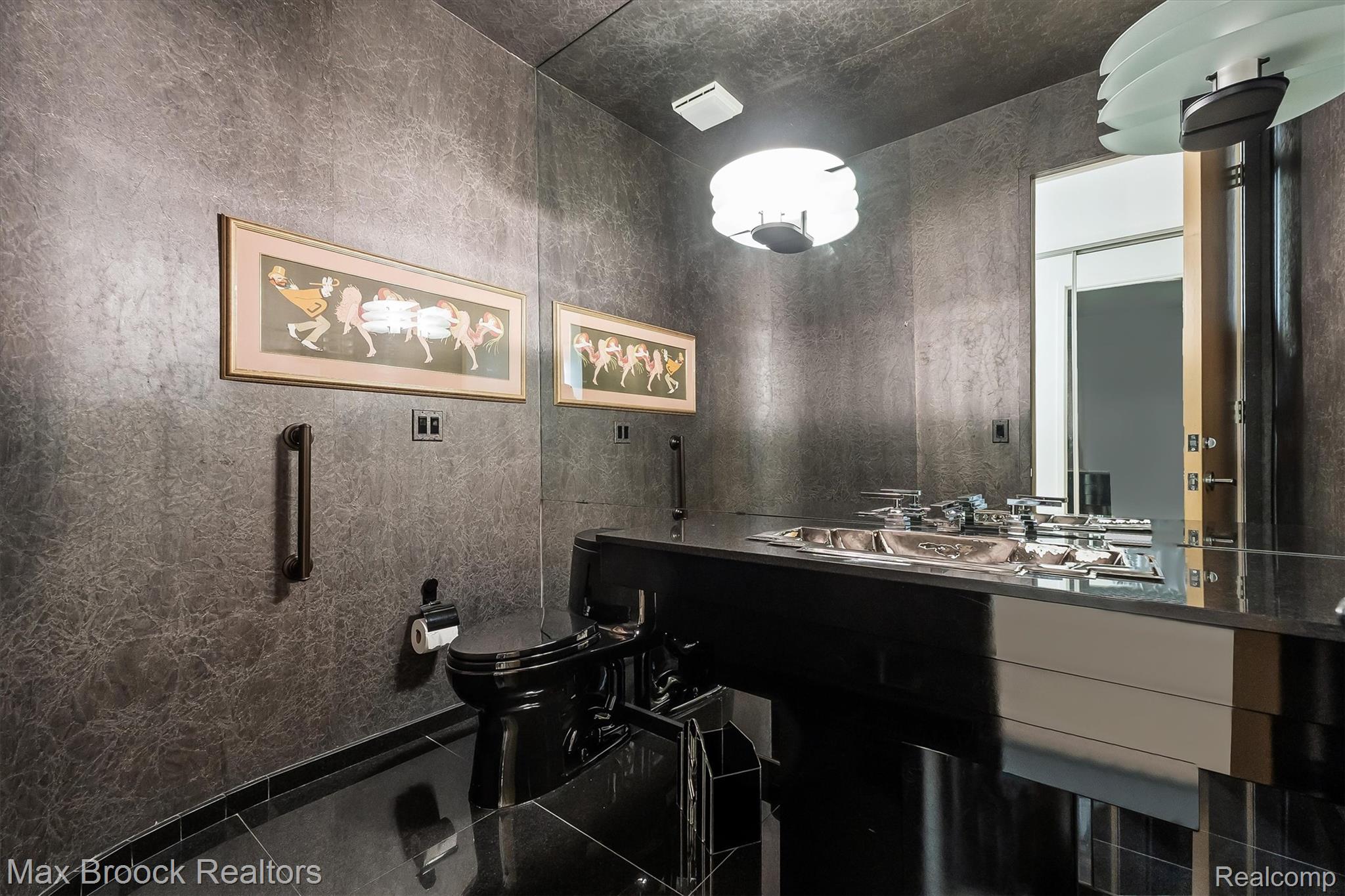 4904 Woodcliff Hill Road Property Photo 21
