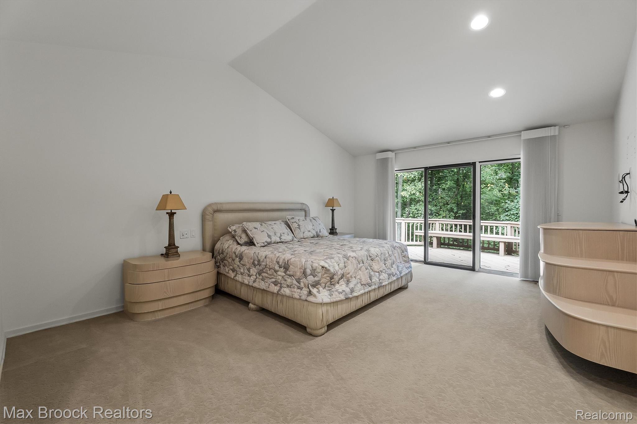 4904 Woodcliff Hill Road Property Photo 22