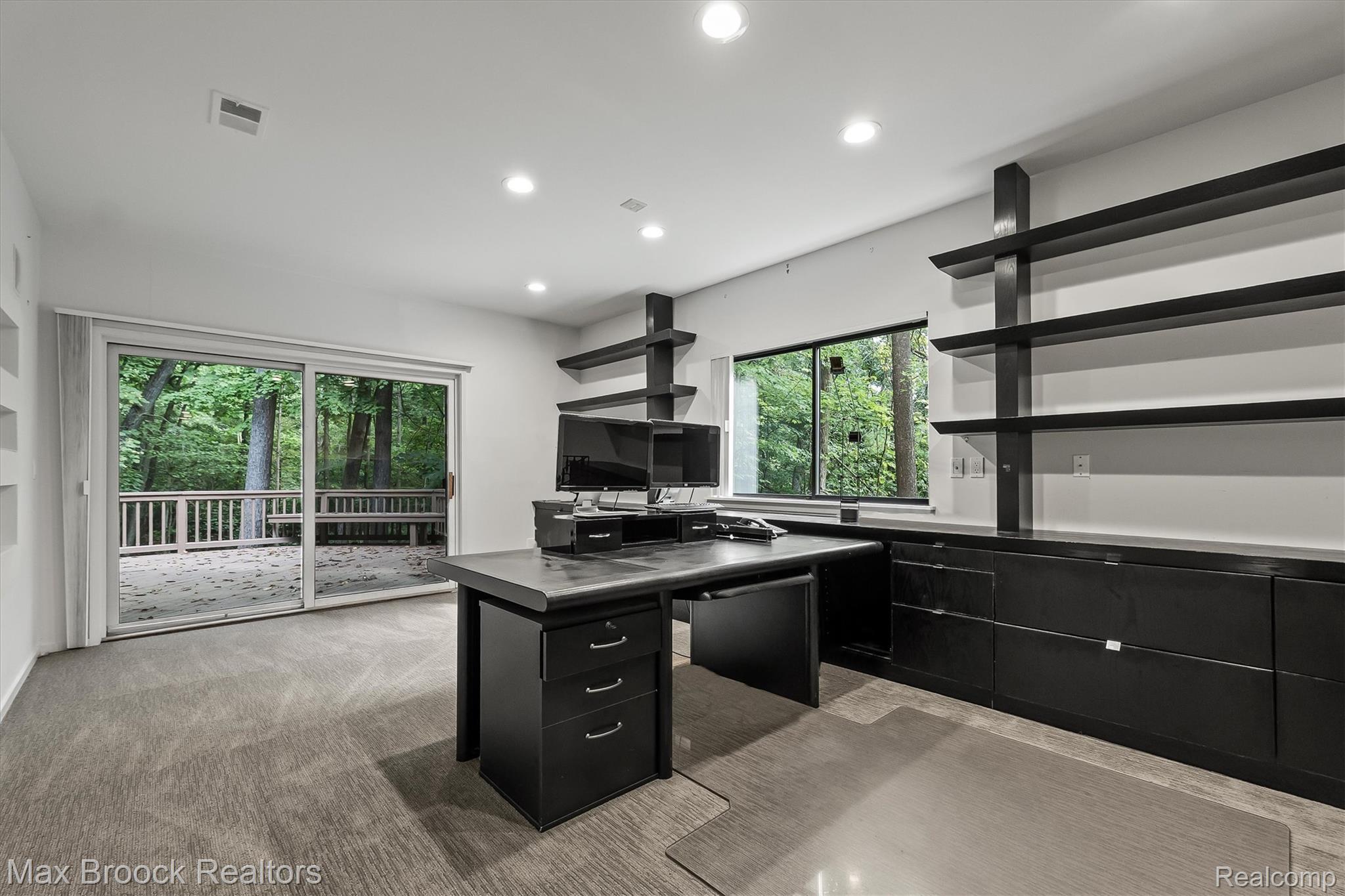 4904 Woodcliff Hill Road Property Photo 37